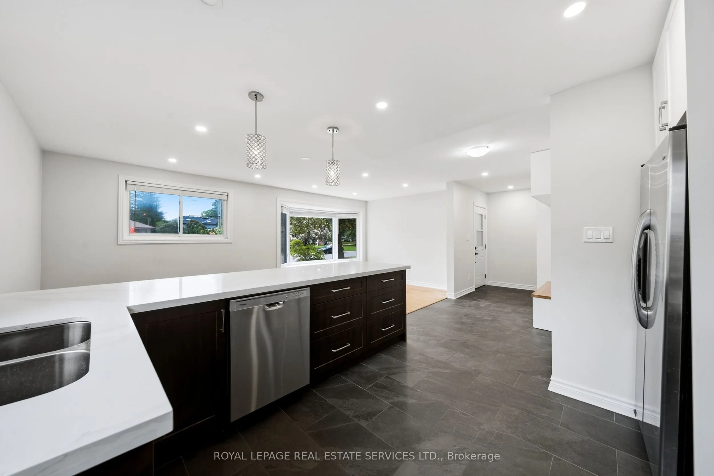 6 Corbett Crescent #Main