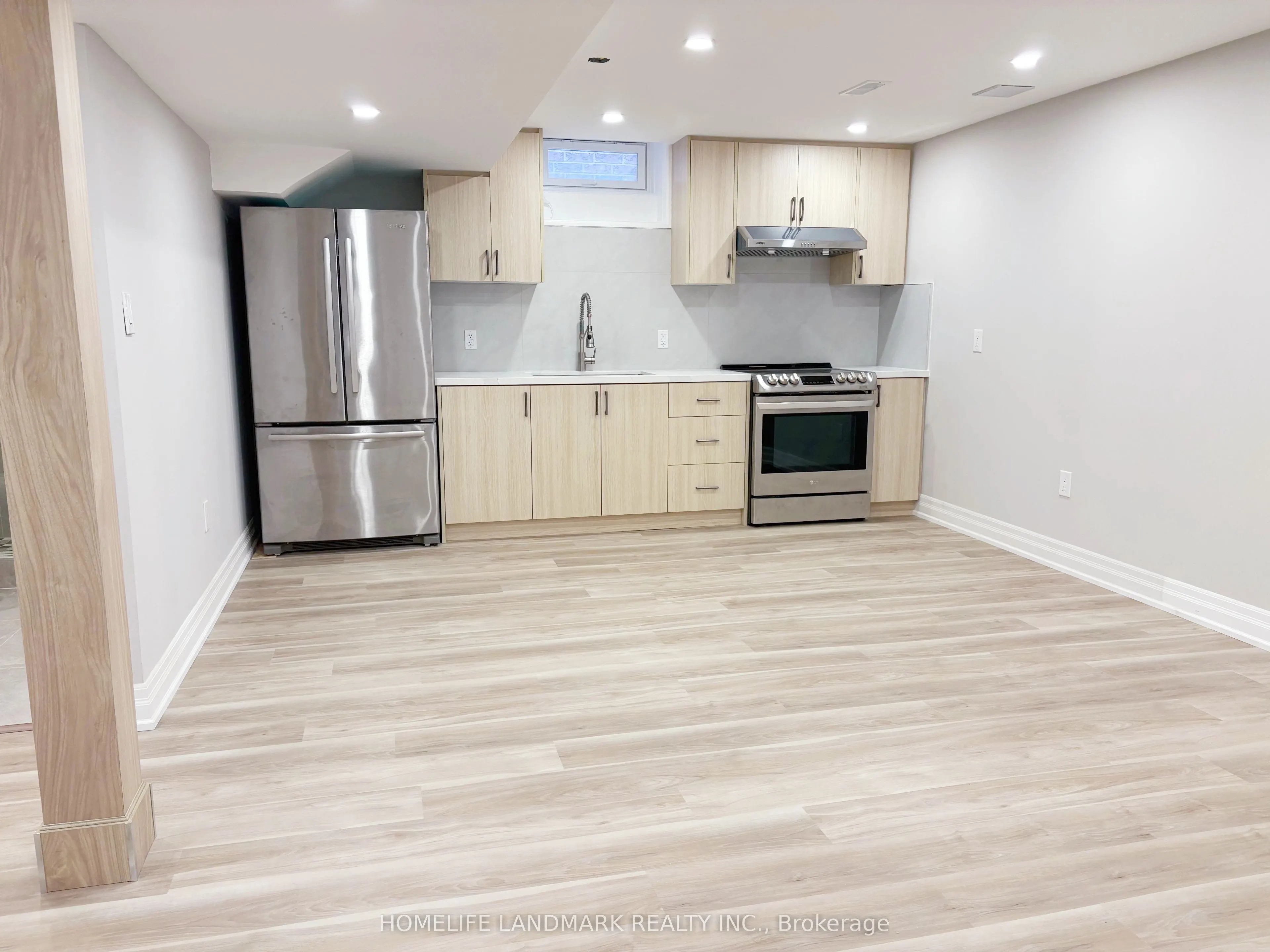 18 Halldorson Avenue