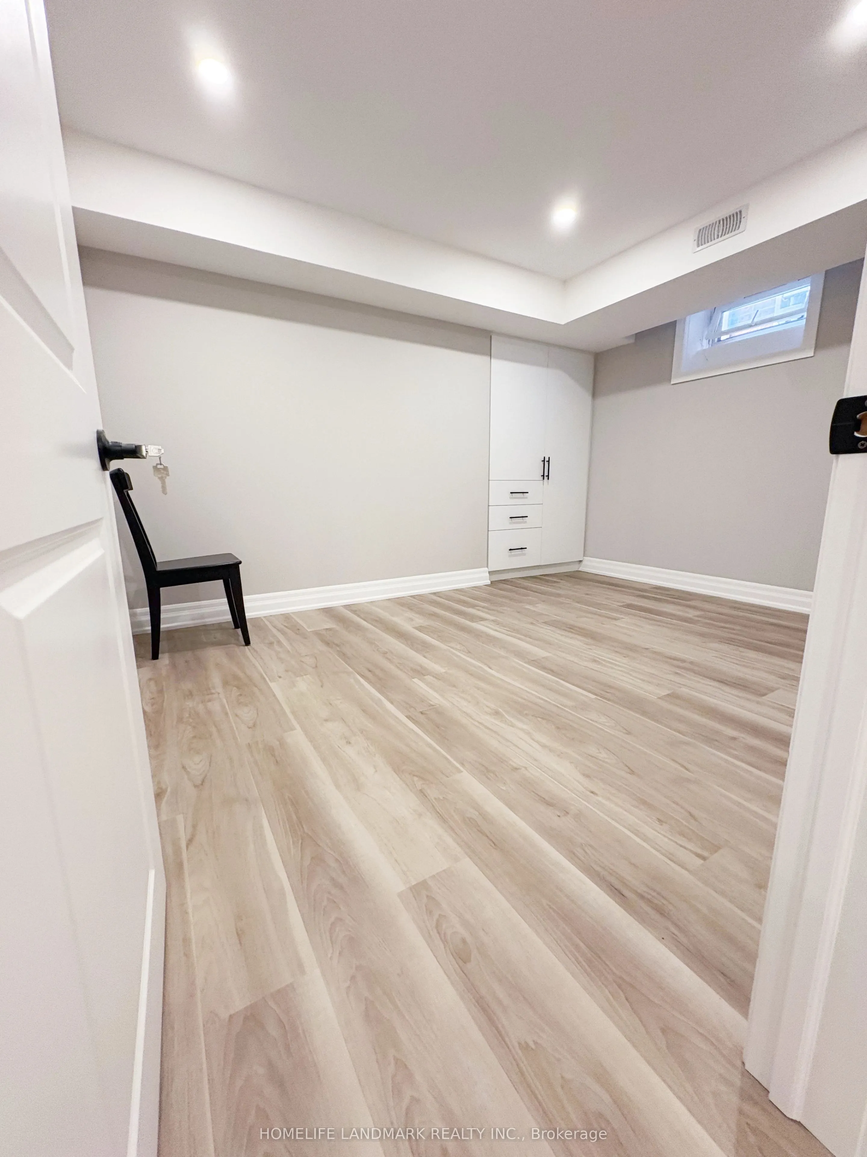 18 Halldorson Avenue