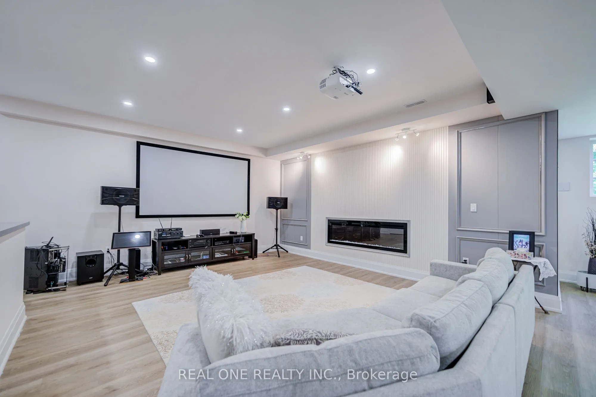 421 Flamingo Road
