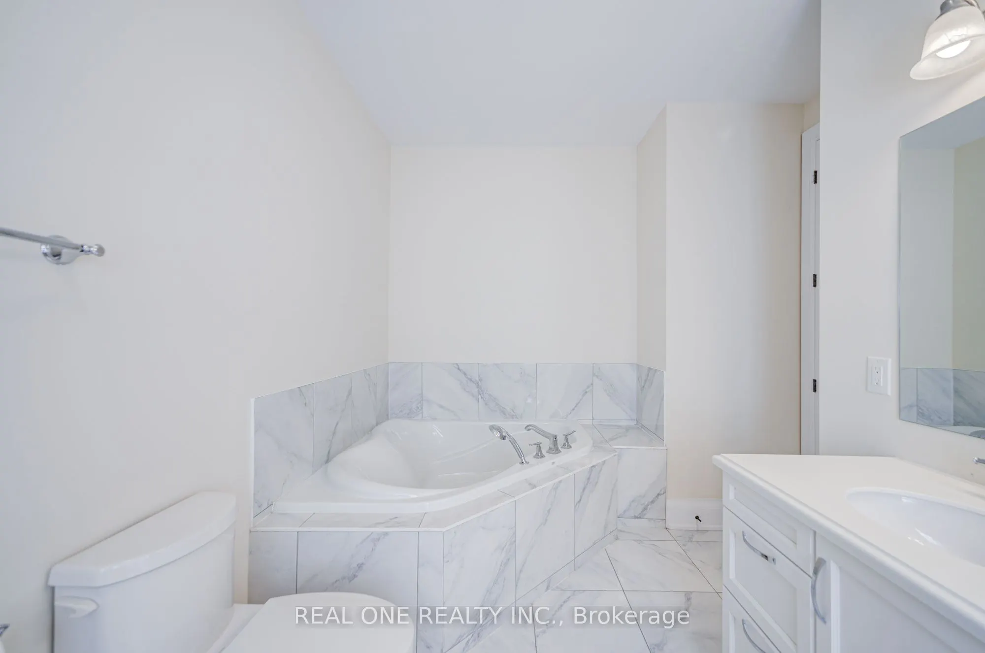 421 Flamingo Road