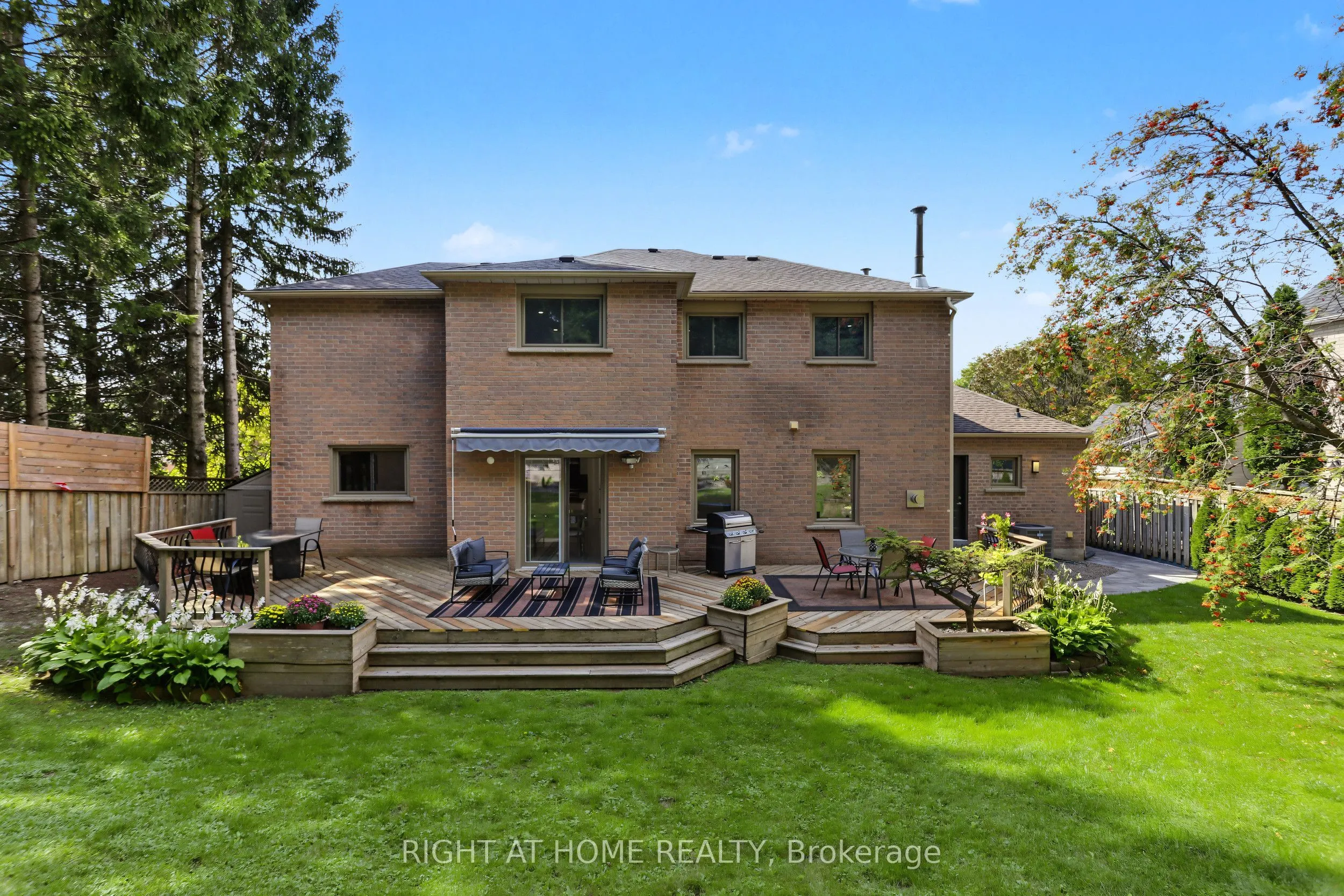 11 Harrowsmith Place