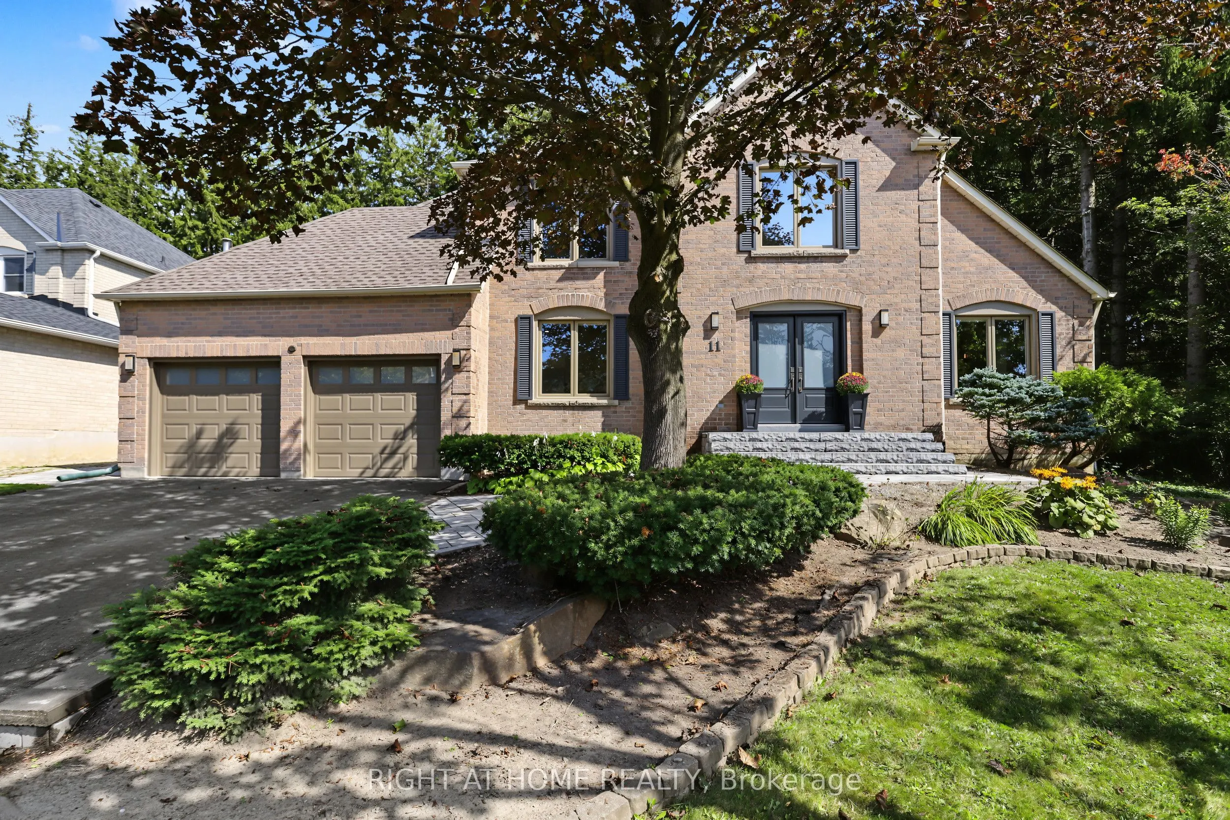 11 Harrowsmith Place