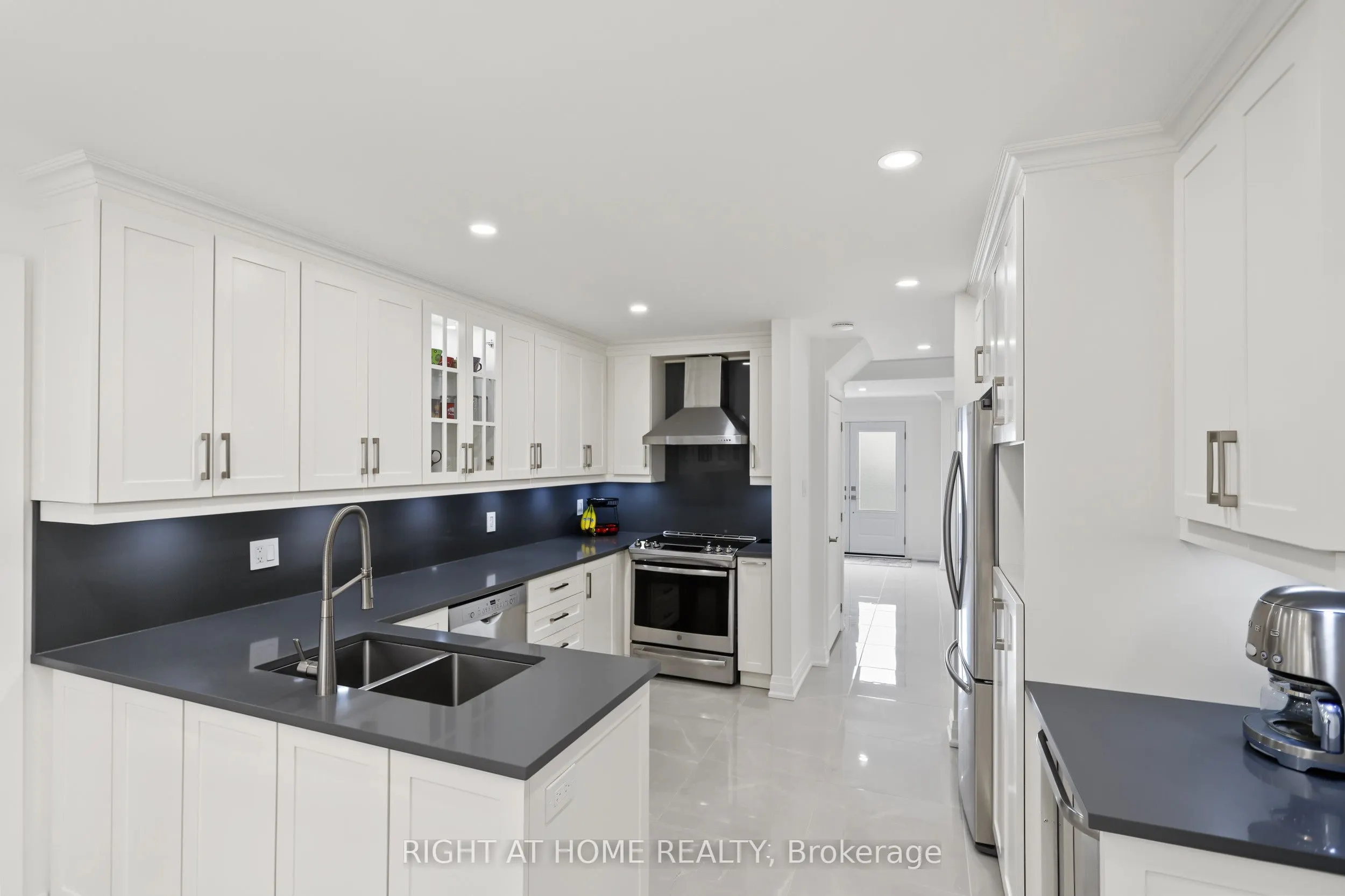11 Harrowsmith Place