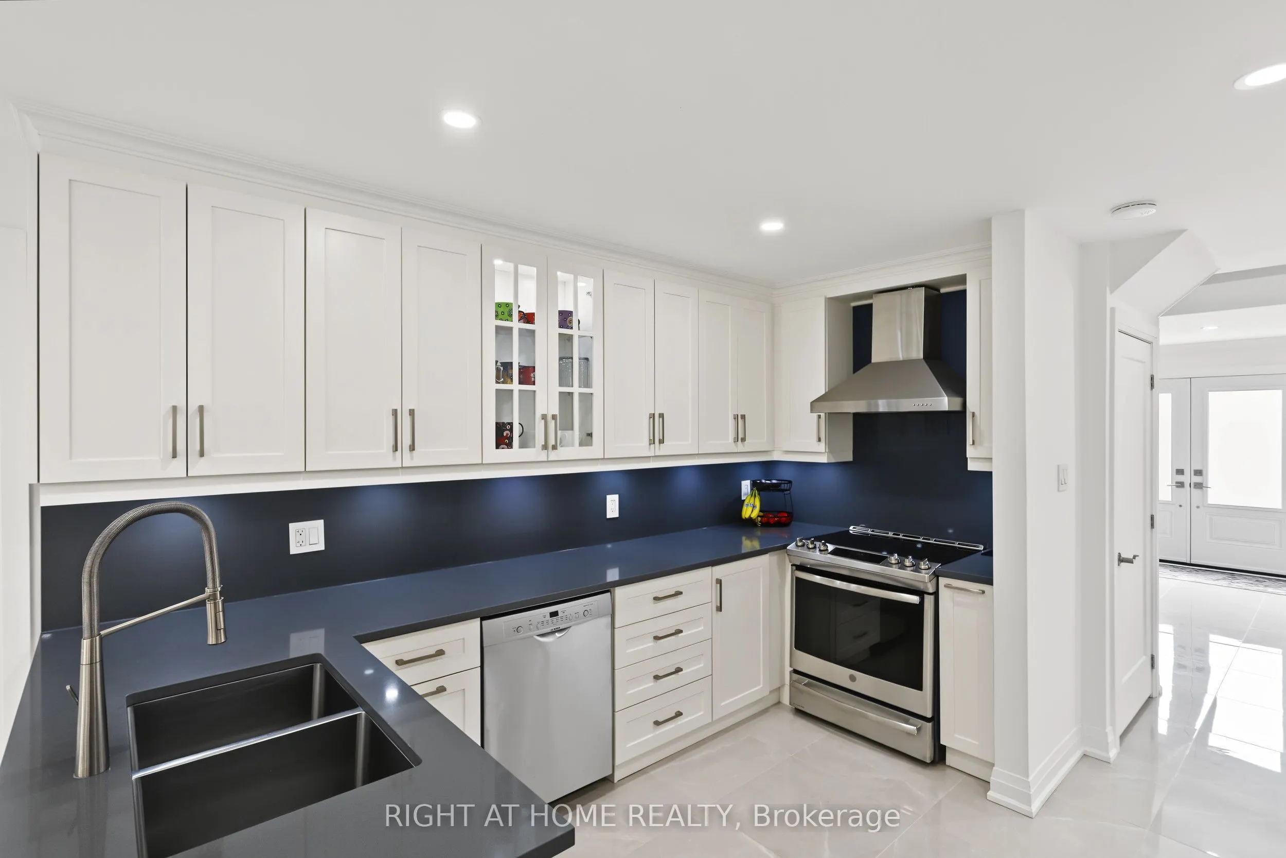 11 Harrowsmith Place