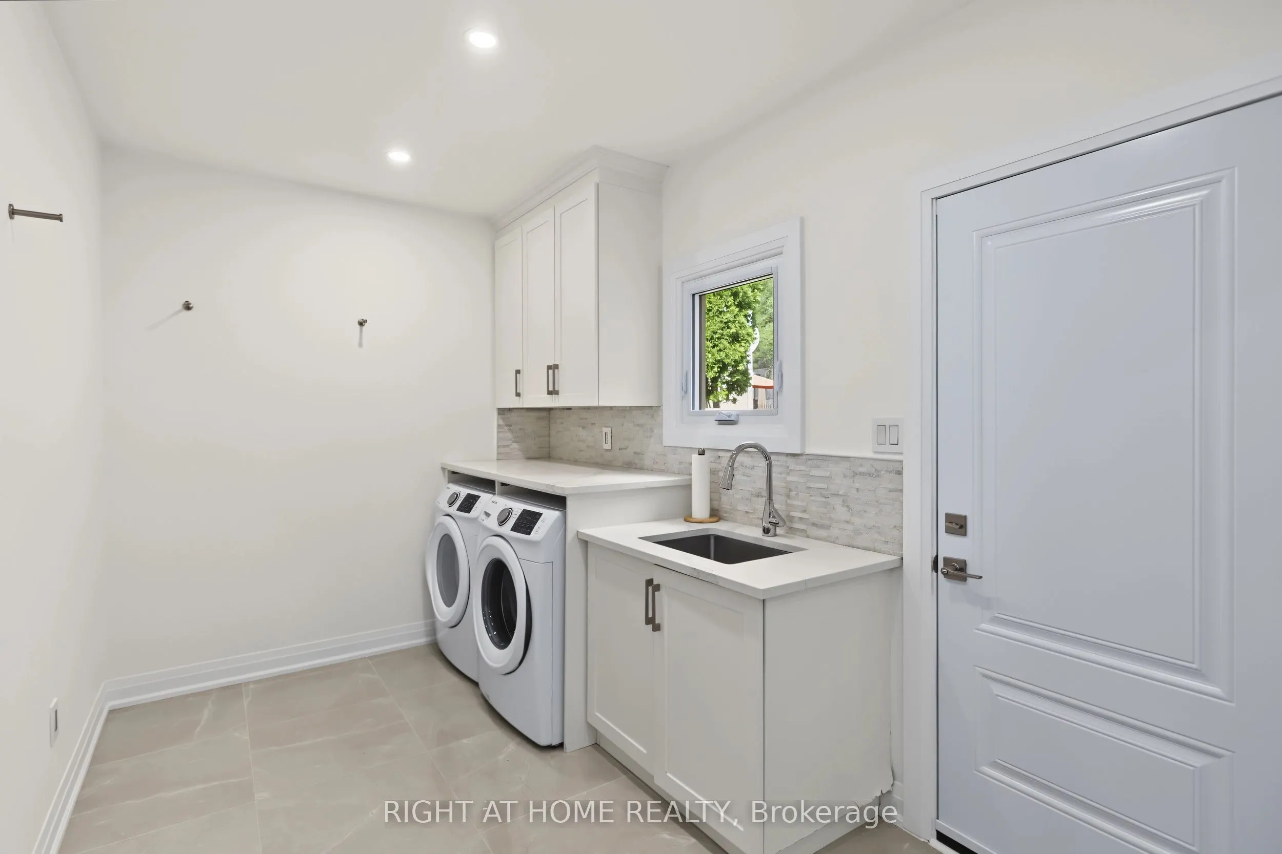 11 Harrowsmith Place