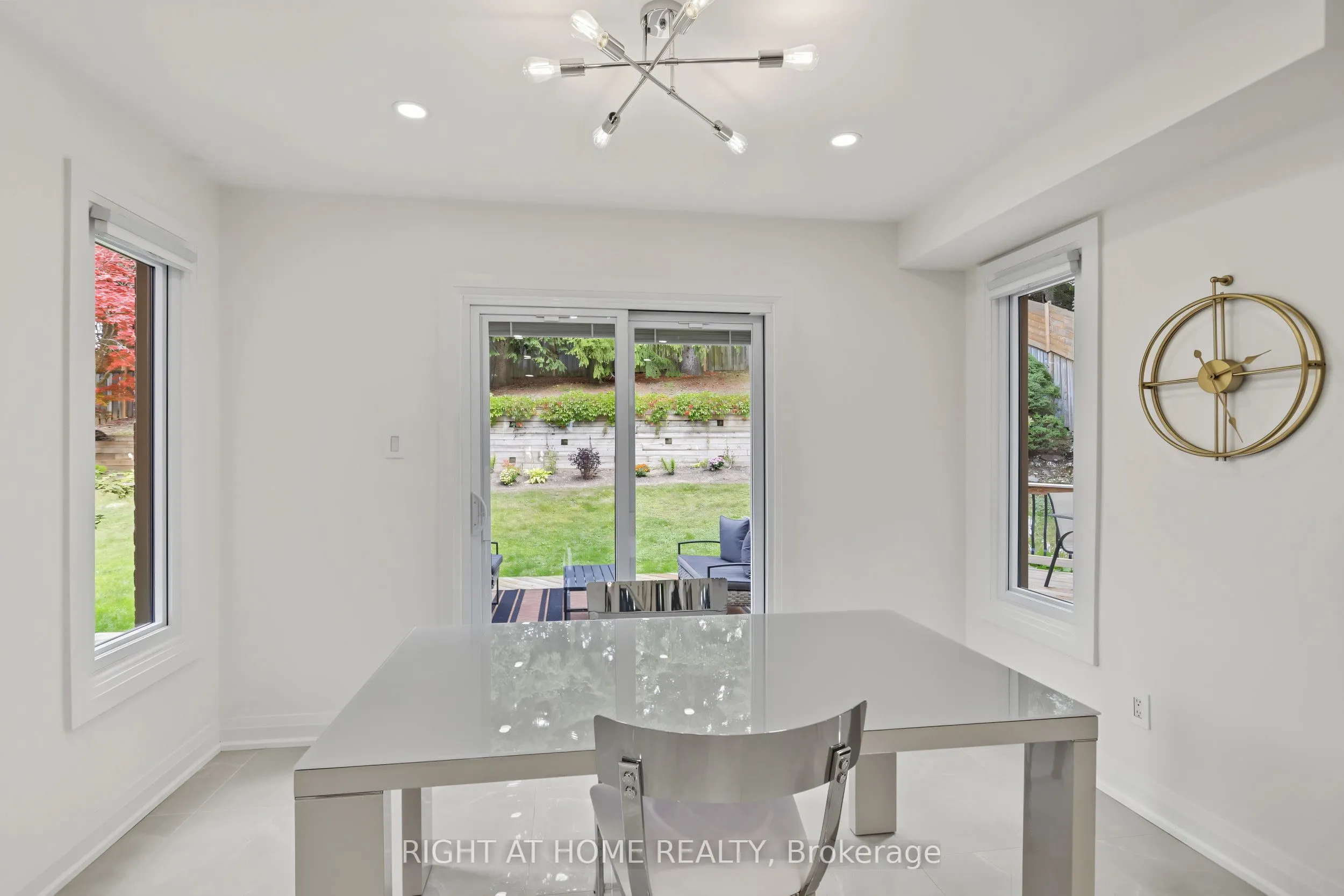 11 Harrowsmith Place
