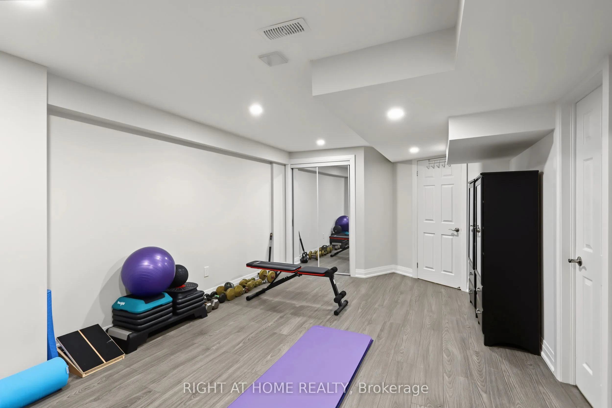 11 Harrowsmith Place