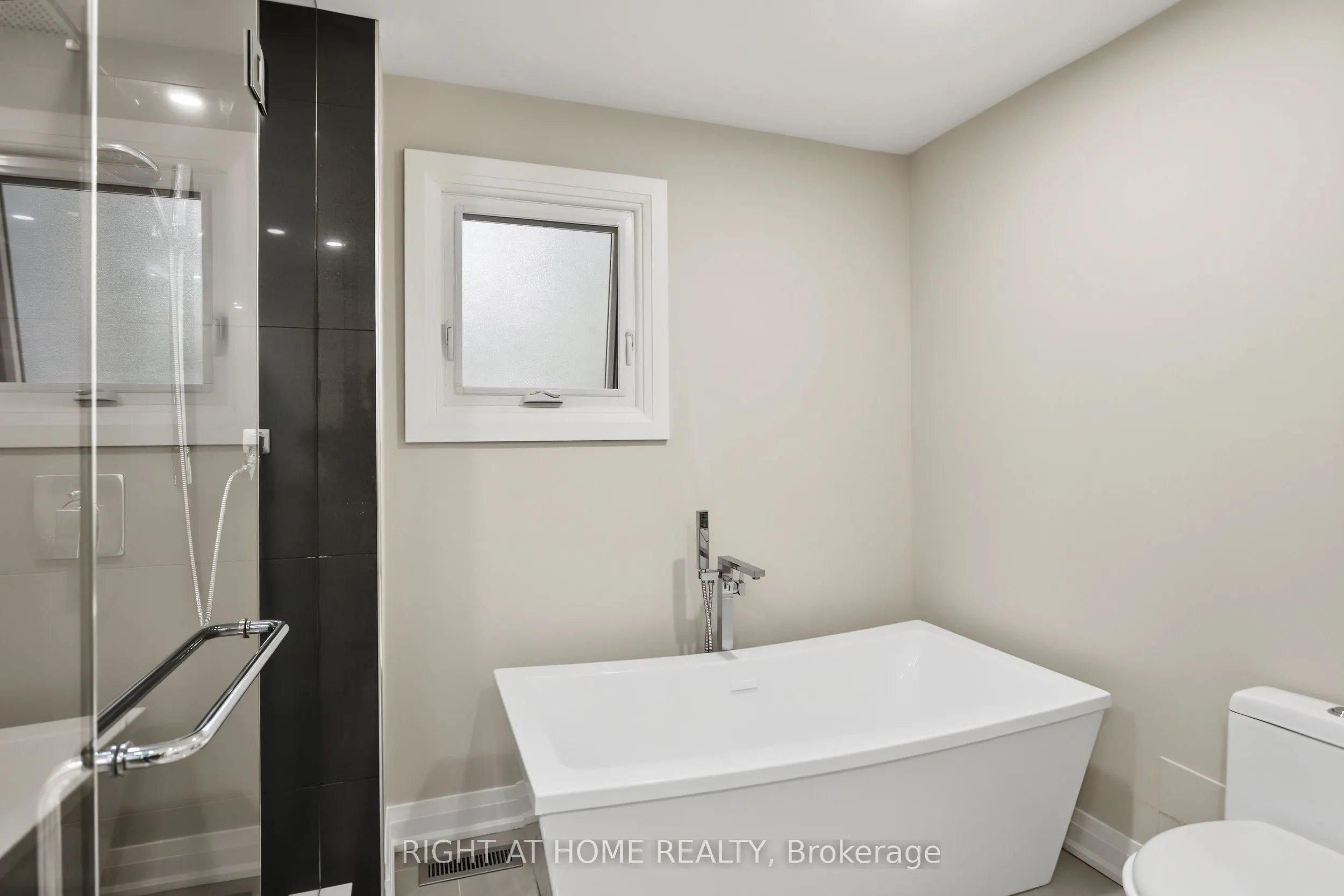 11 Harrowsmith Place