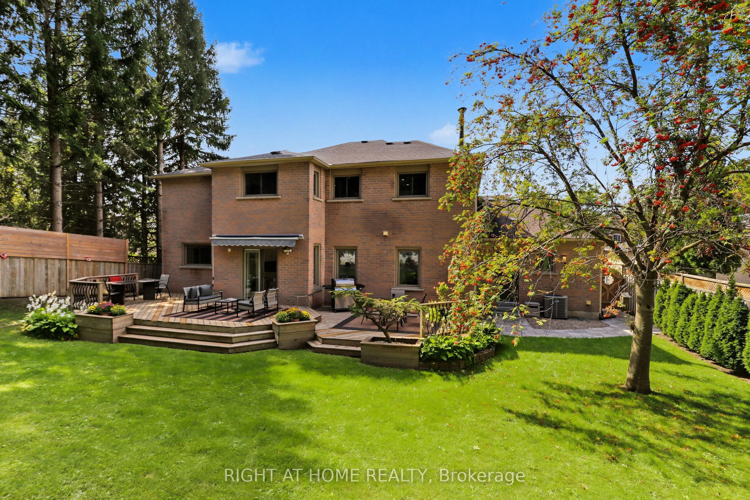 11 Harrowsmith Place