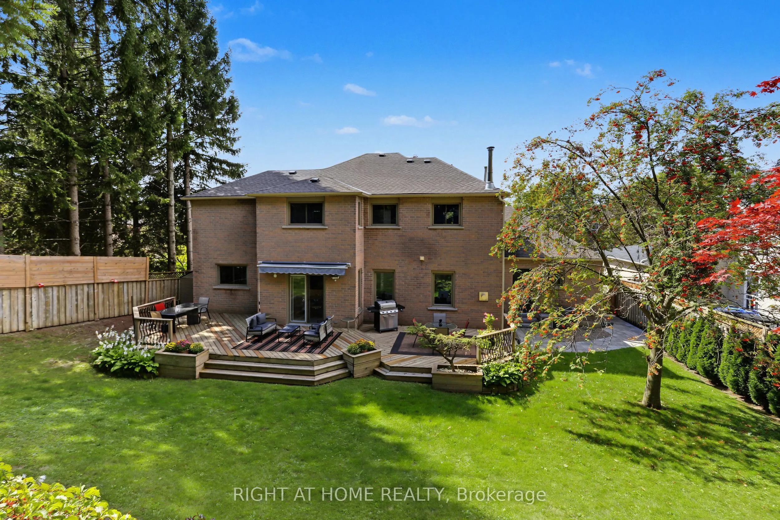 11 Harrowsmith Place