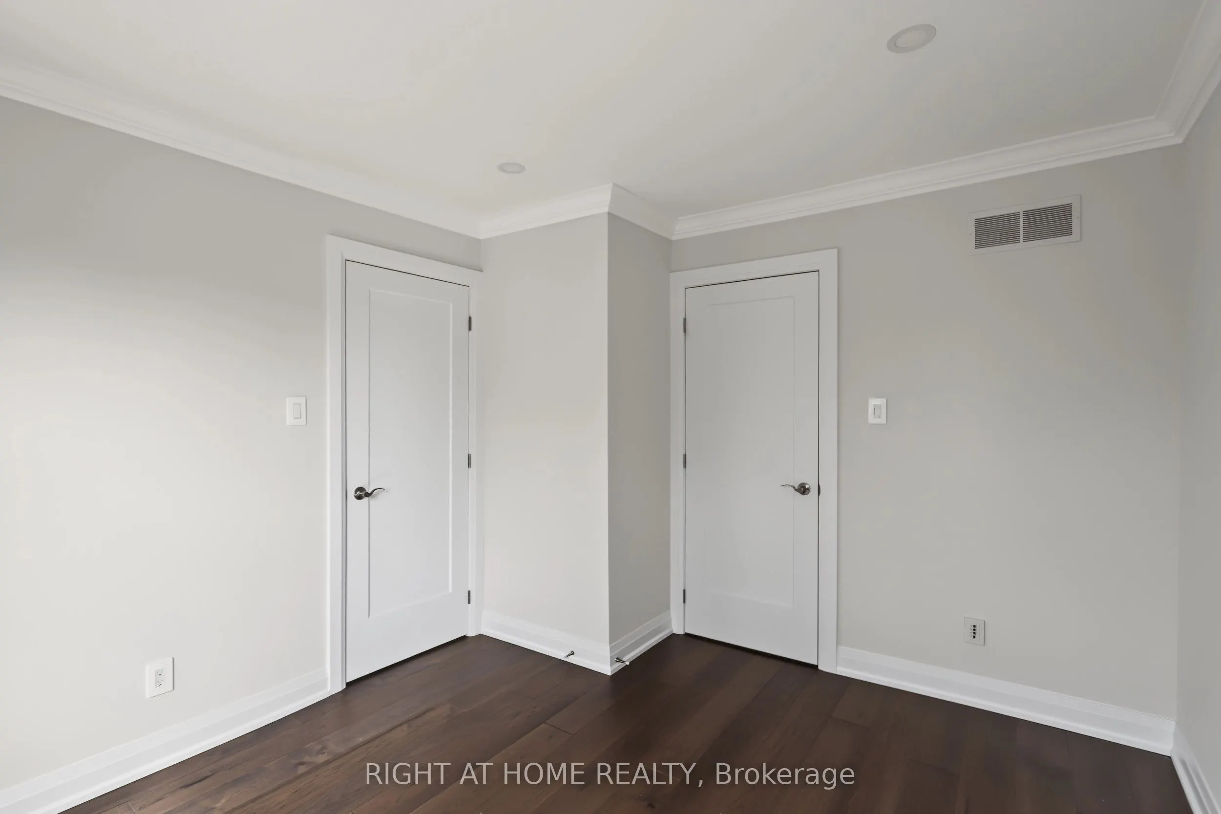 11 Harrowsmith Place