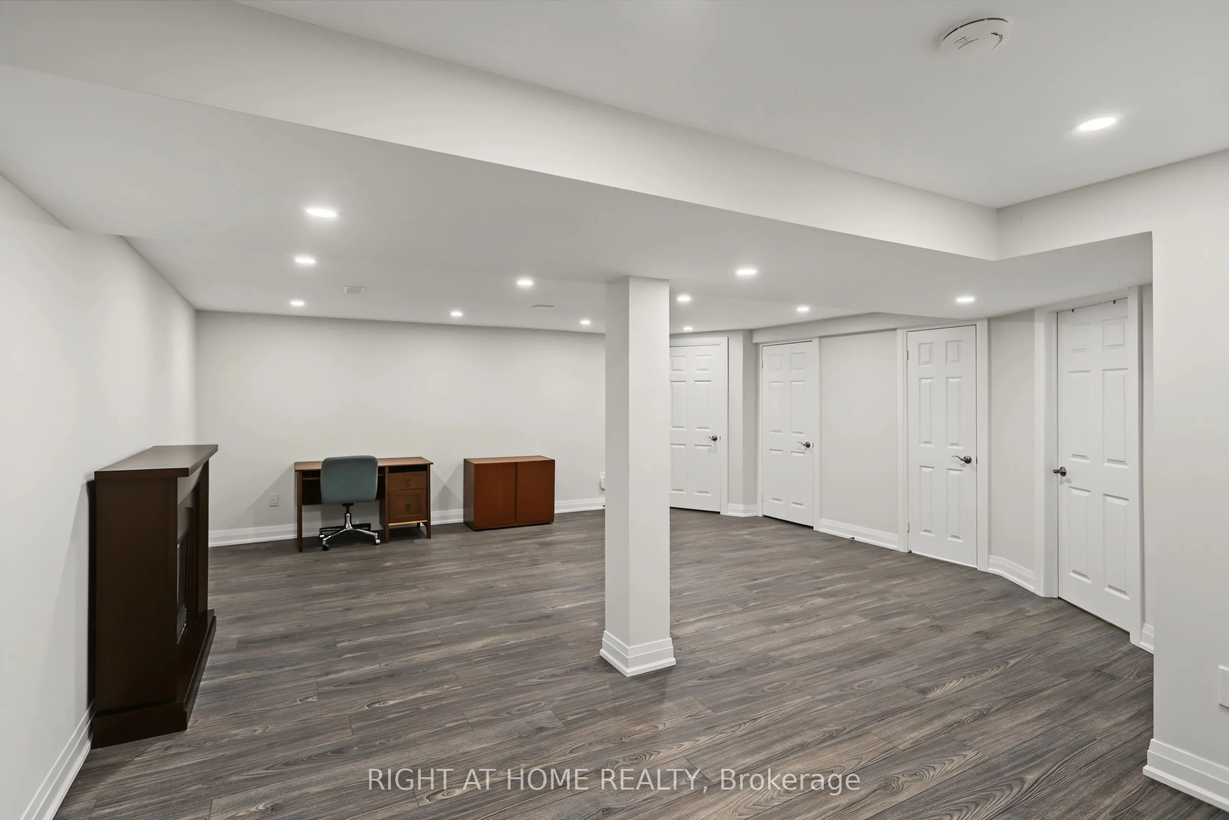 11 Harrowsmith Place