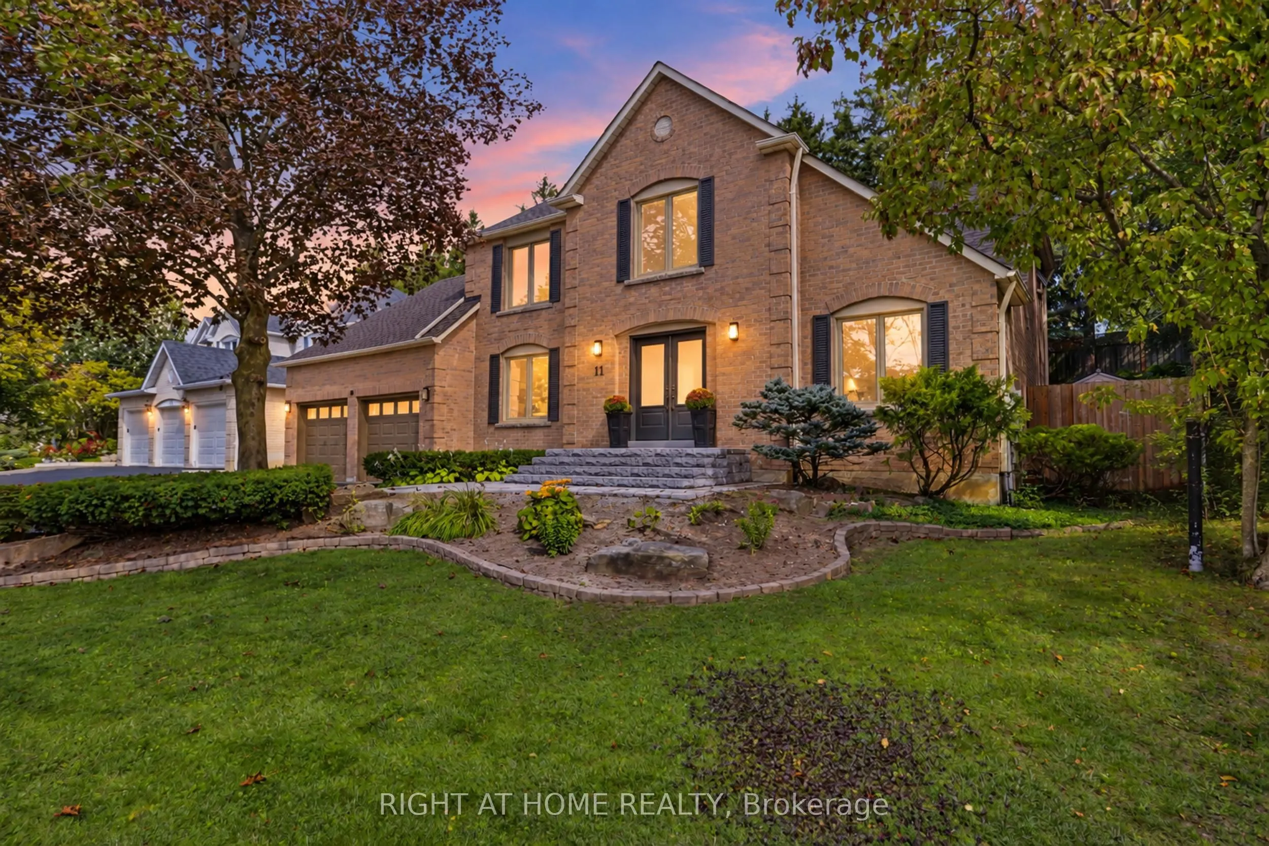 11 Harrowsmith Place