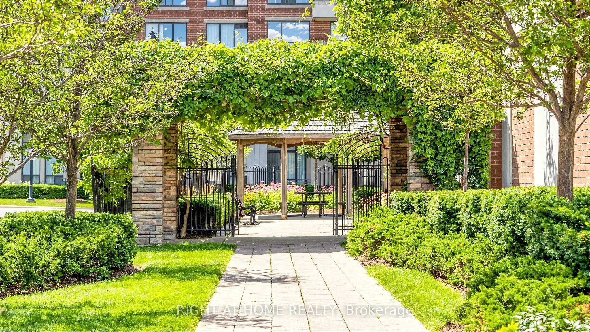 330 Red Maple Road #1103