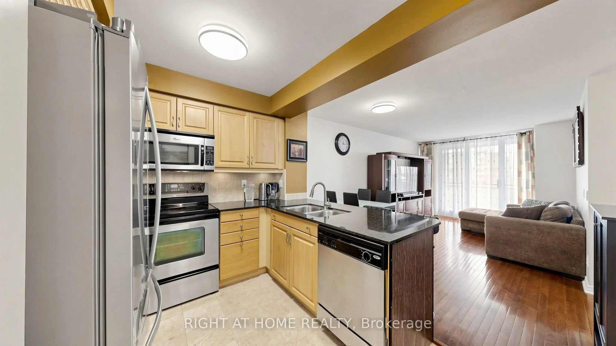 330 Red Maple Road #1103