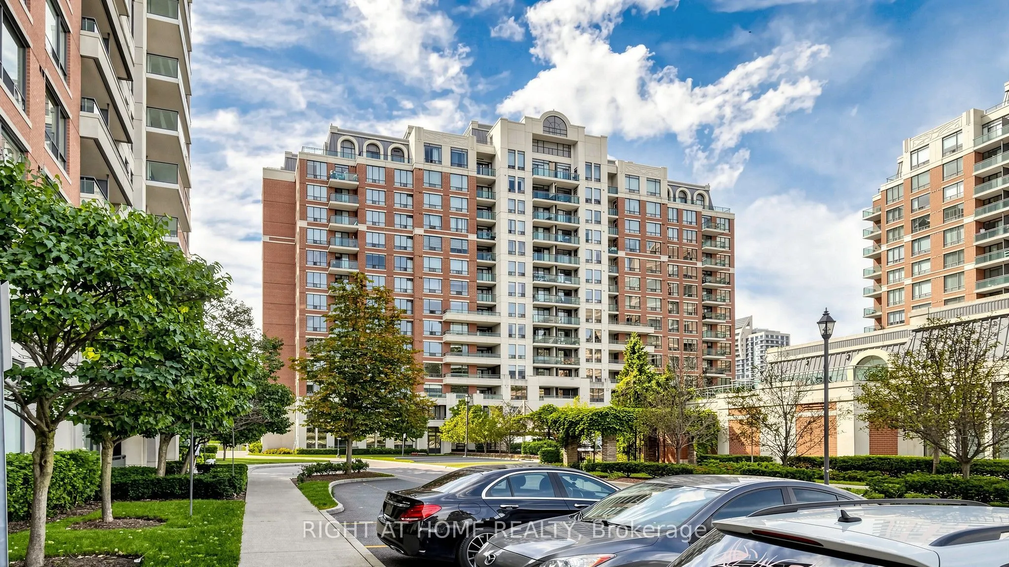 330 Red Maple Road #1103