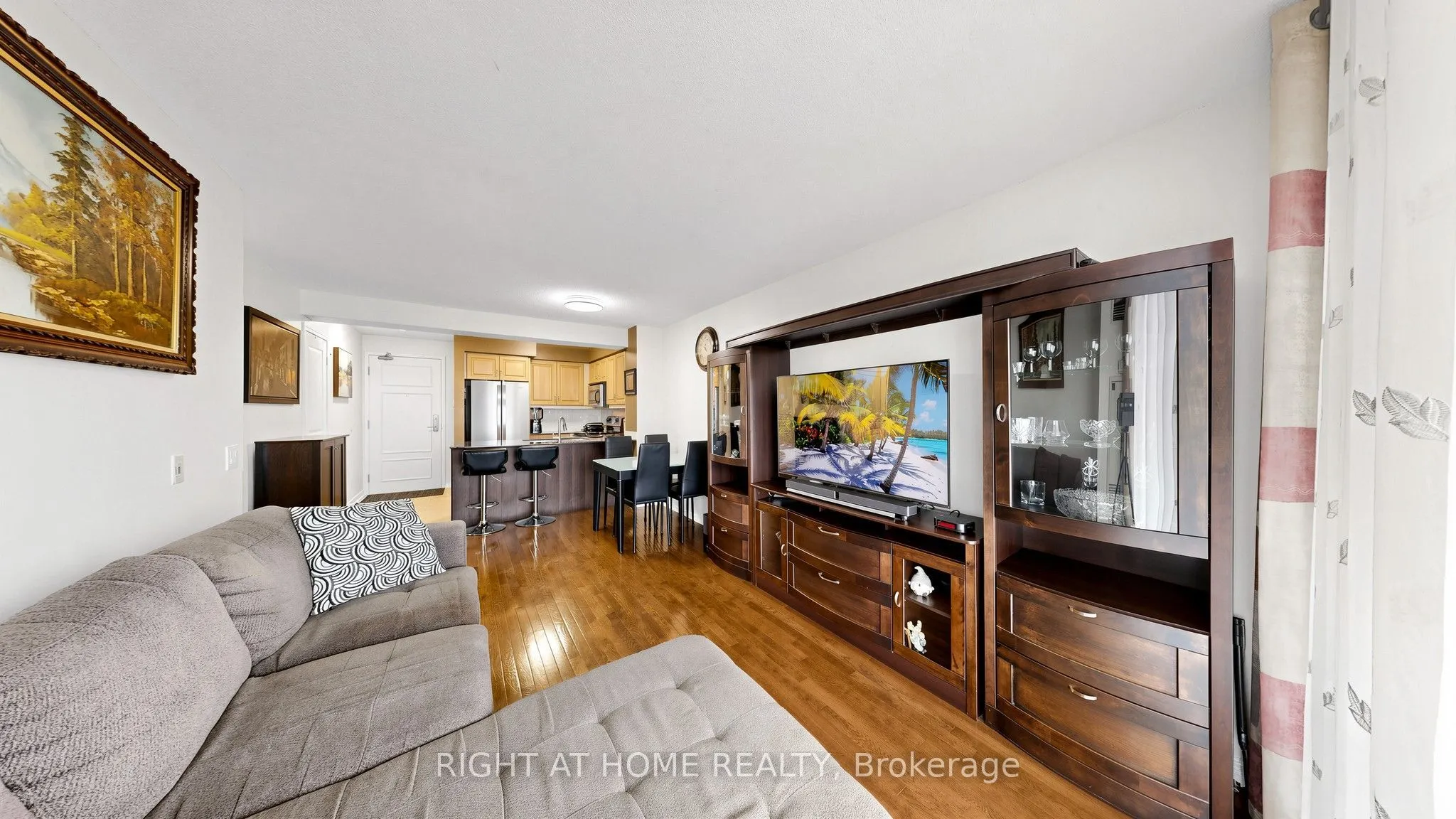 330 Red Maple Road #1103