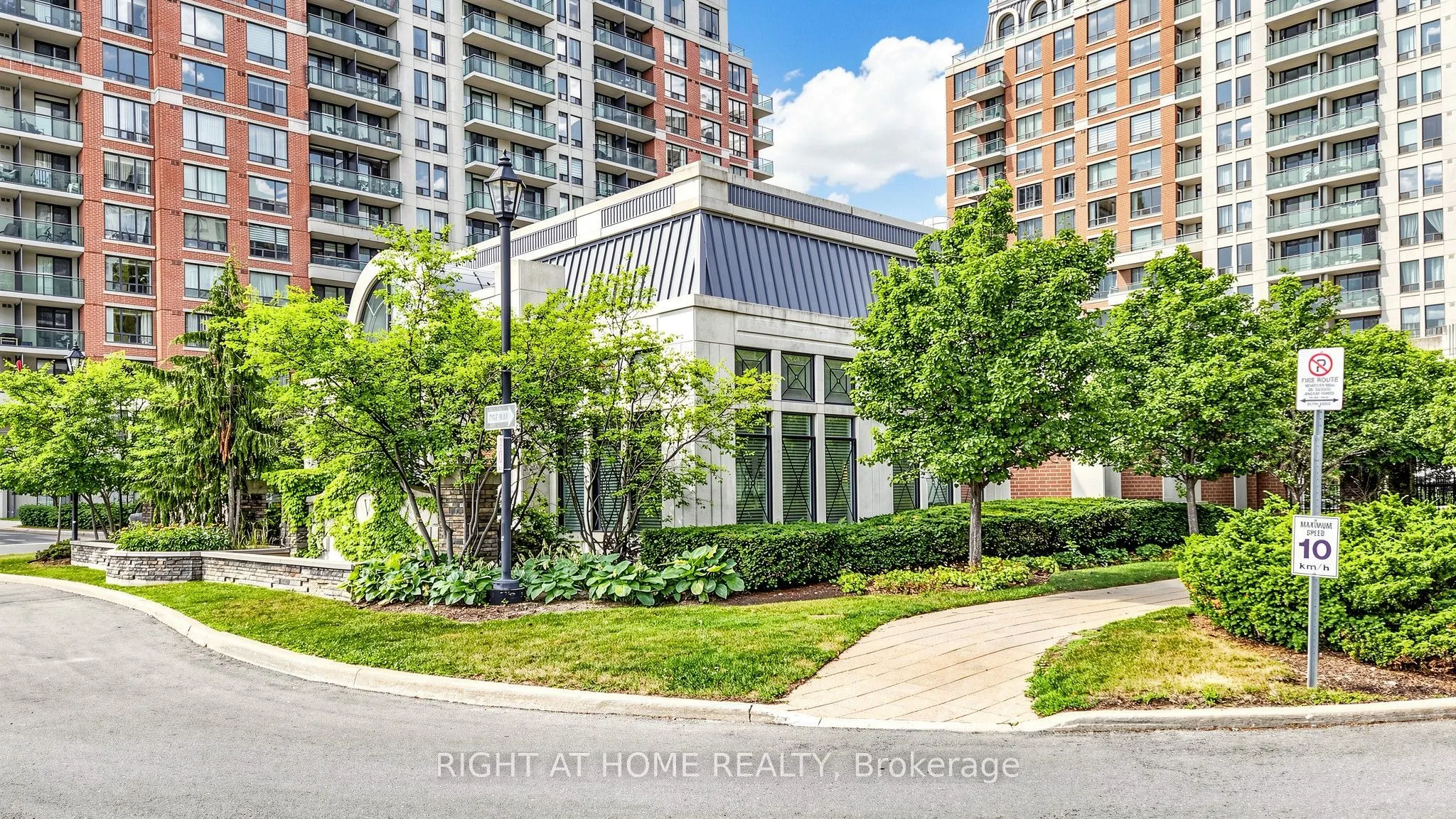 330 Red Maple Road #1103