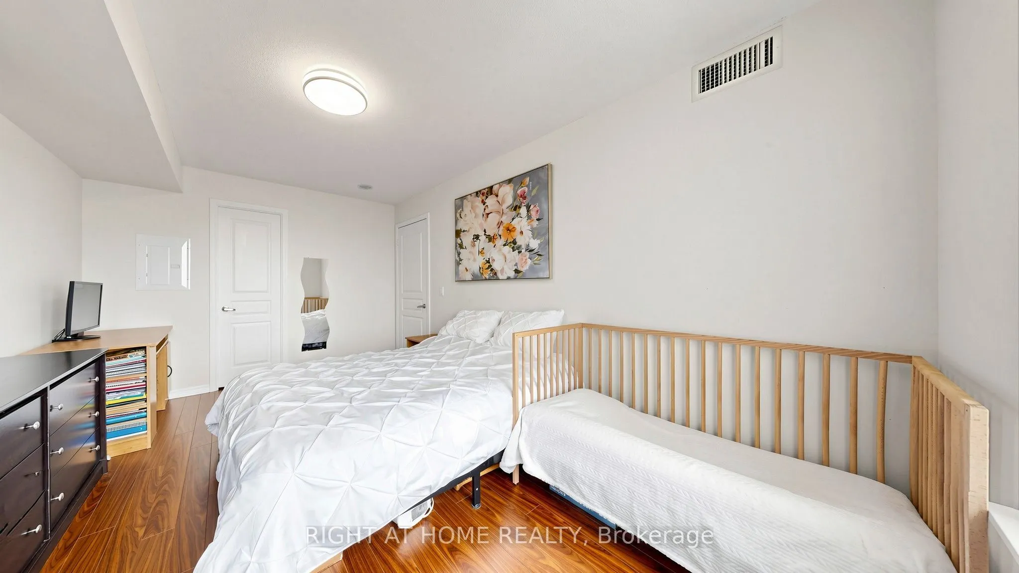 330 Red Maple Road #1103
