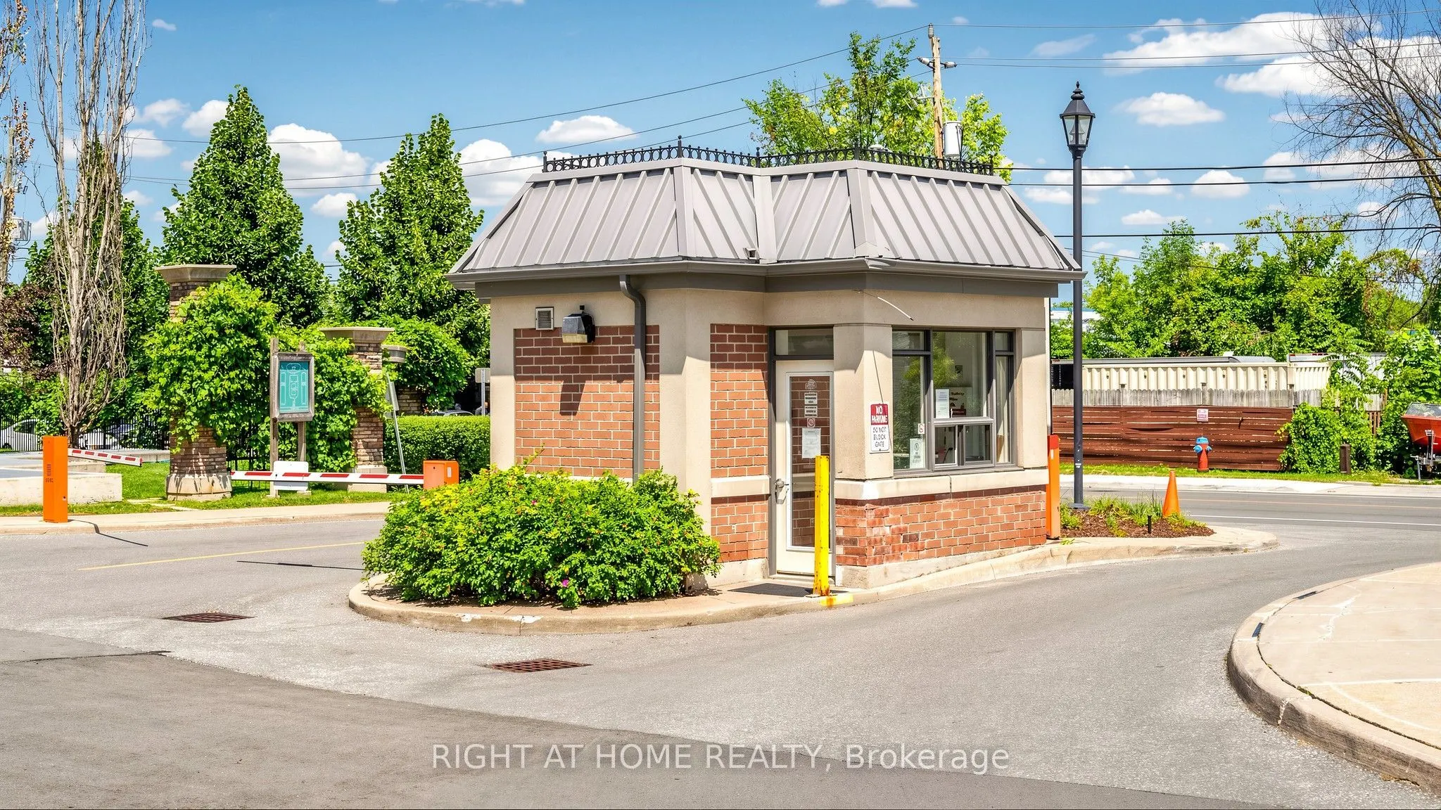 330 Red Maple Road #1103