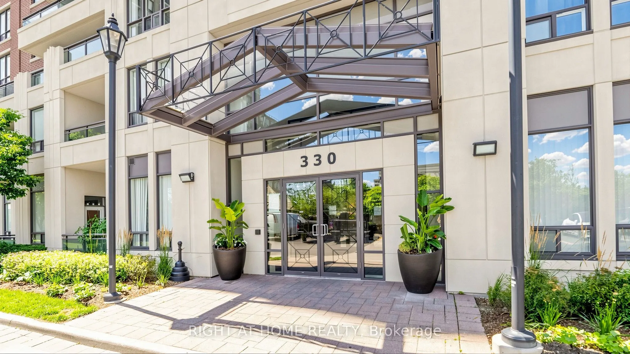 330 Red Maple Road #1103