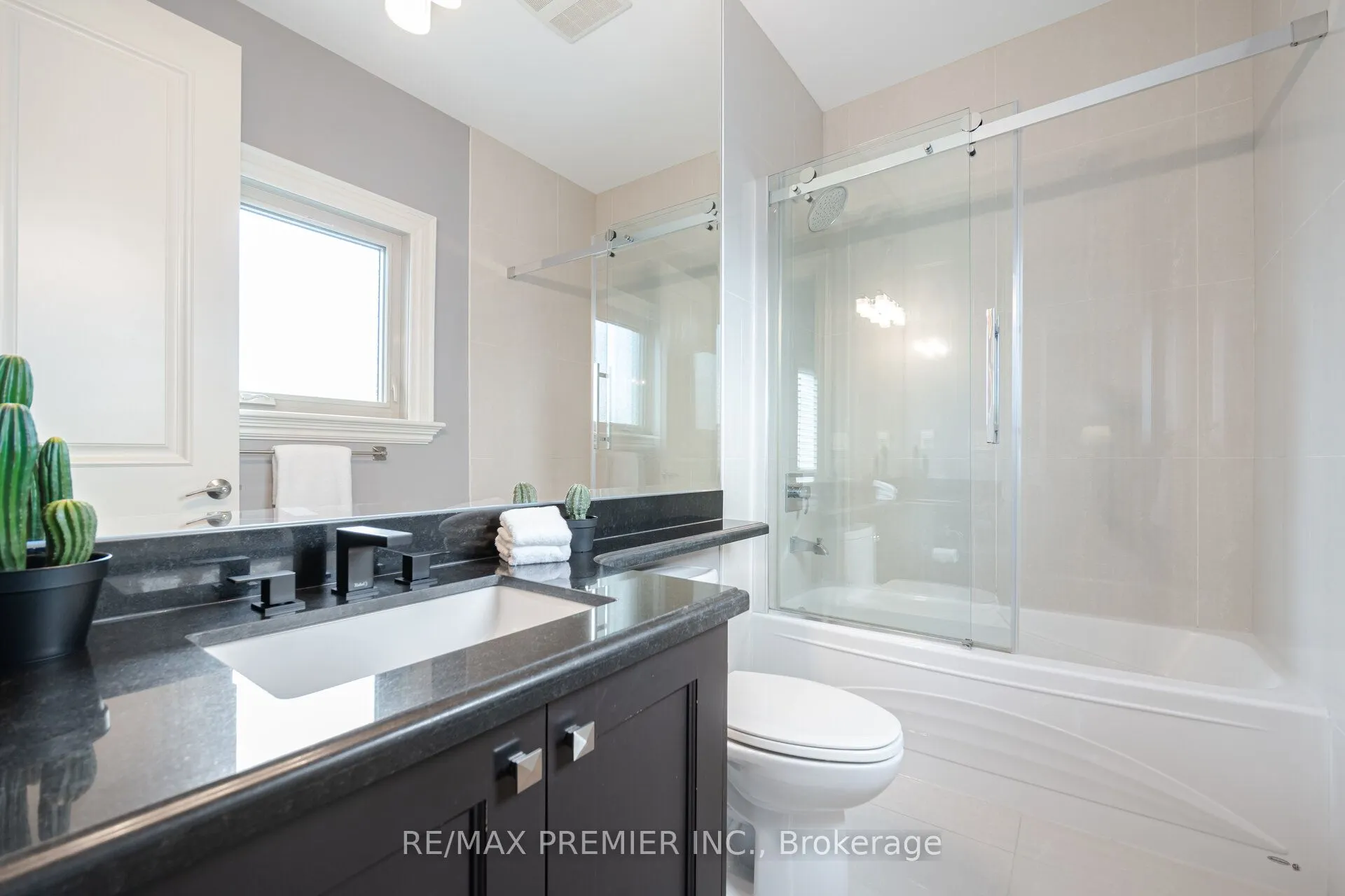 28 Ellerby Square N