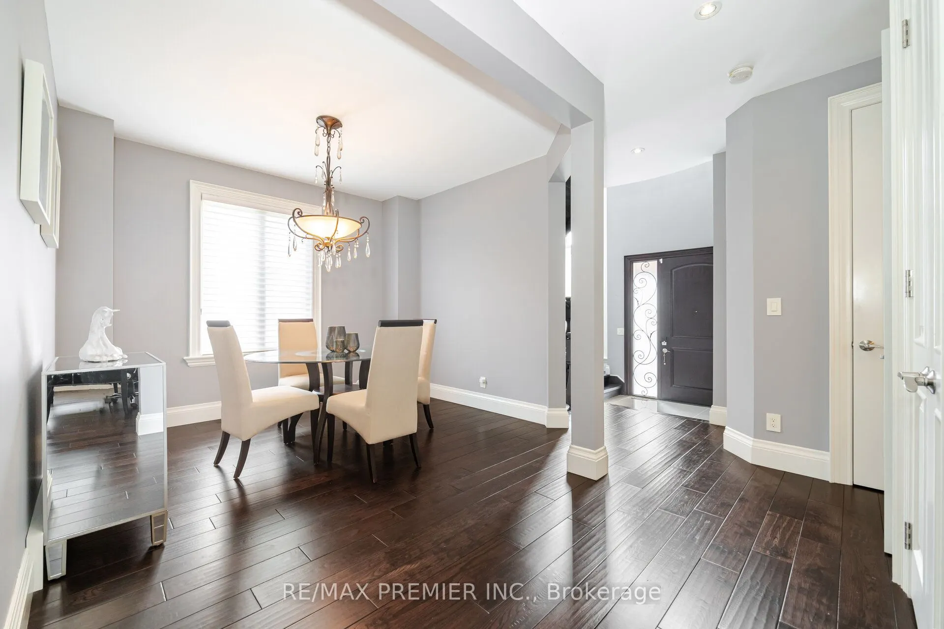 28 Ellerby Square N