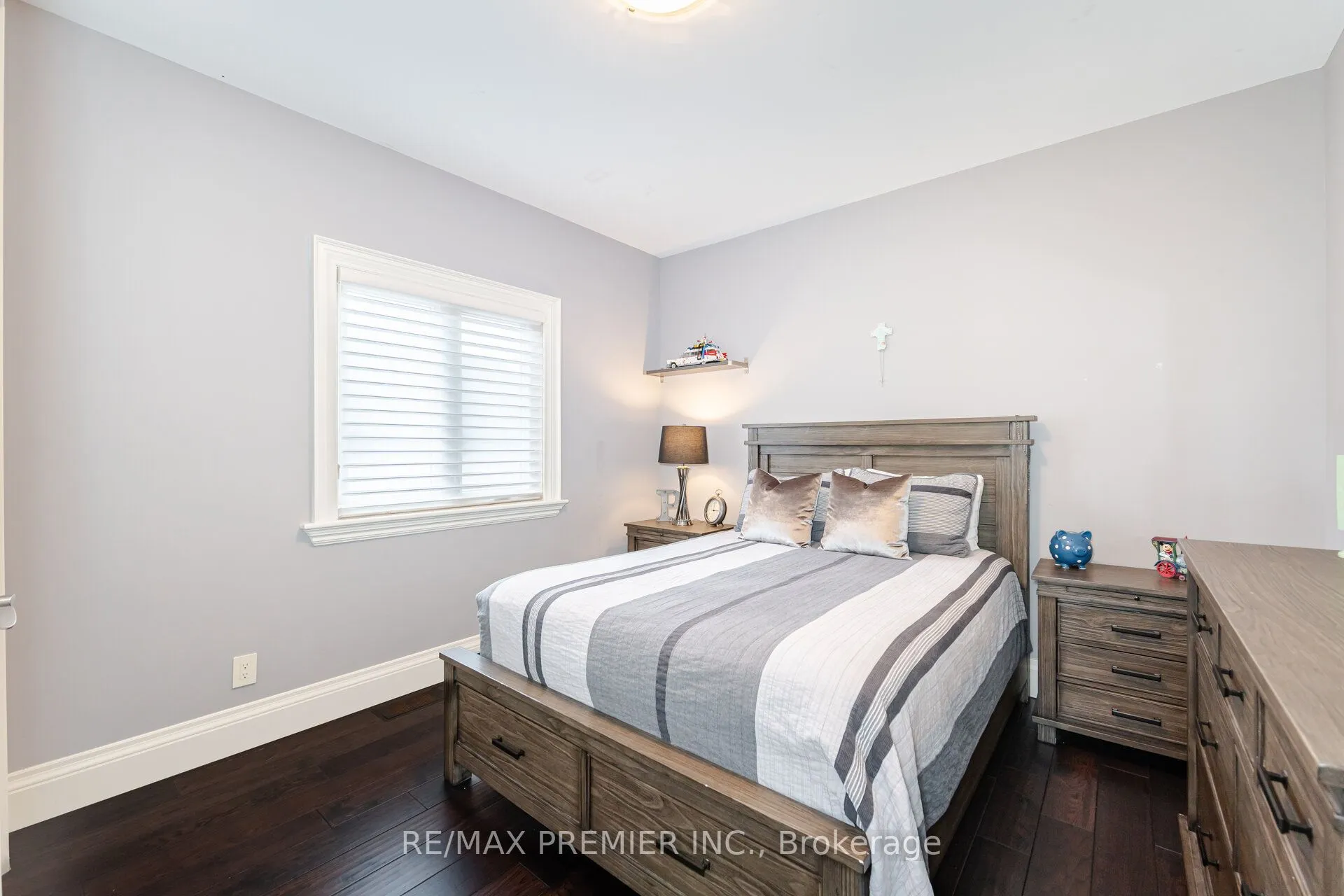 28 Ellerby Square N