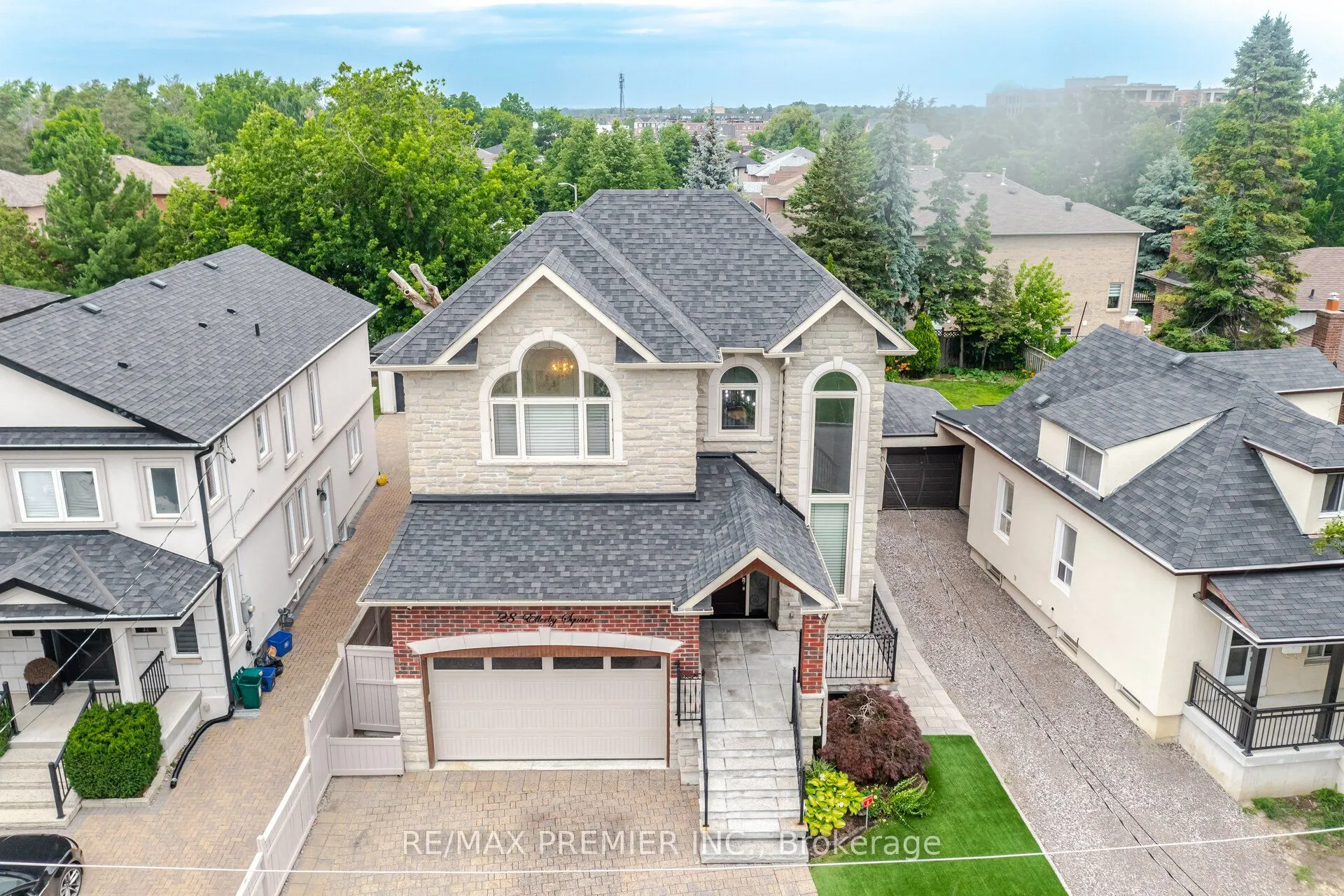 28 Ellerby Square N