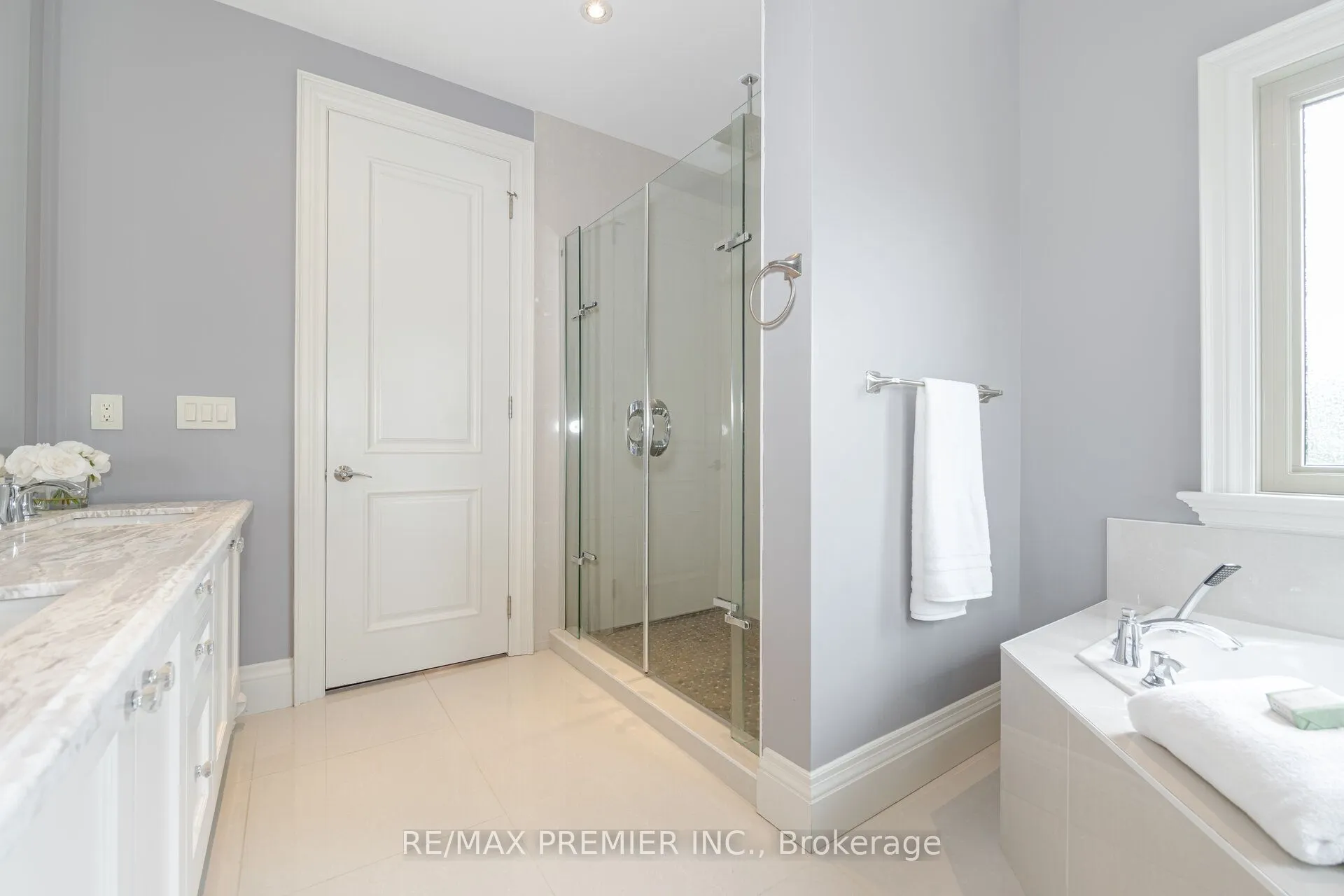 28 Ellerby Square N
