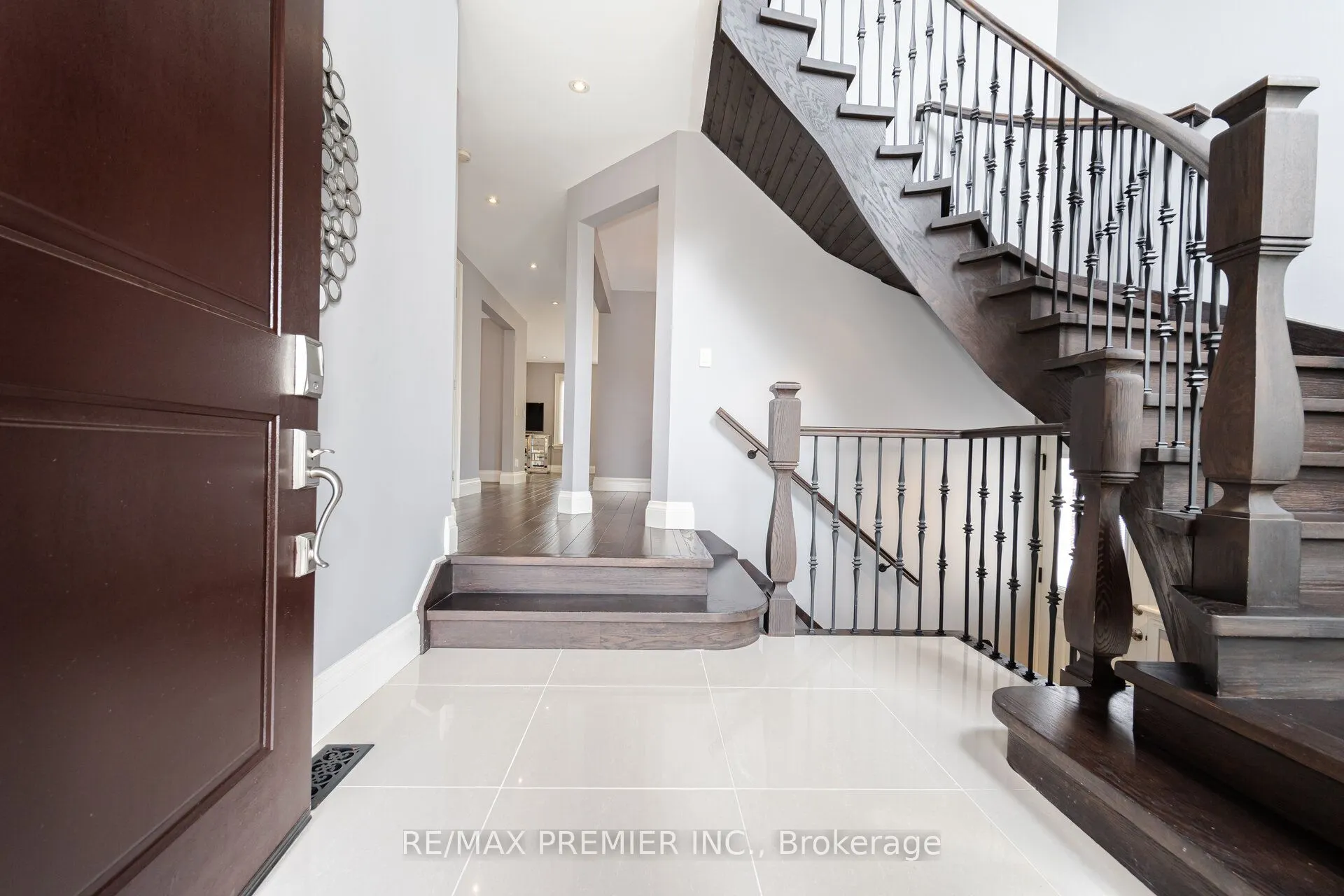 28 Ellerby Square N