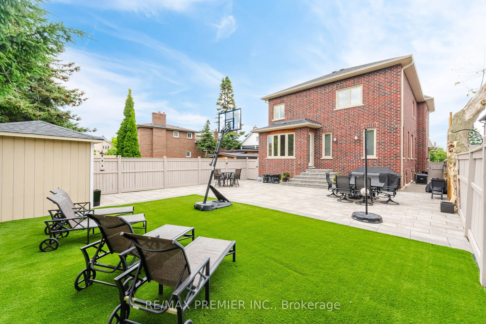 28 Ellerby Square N
