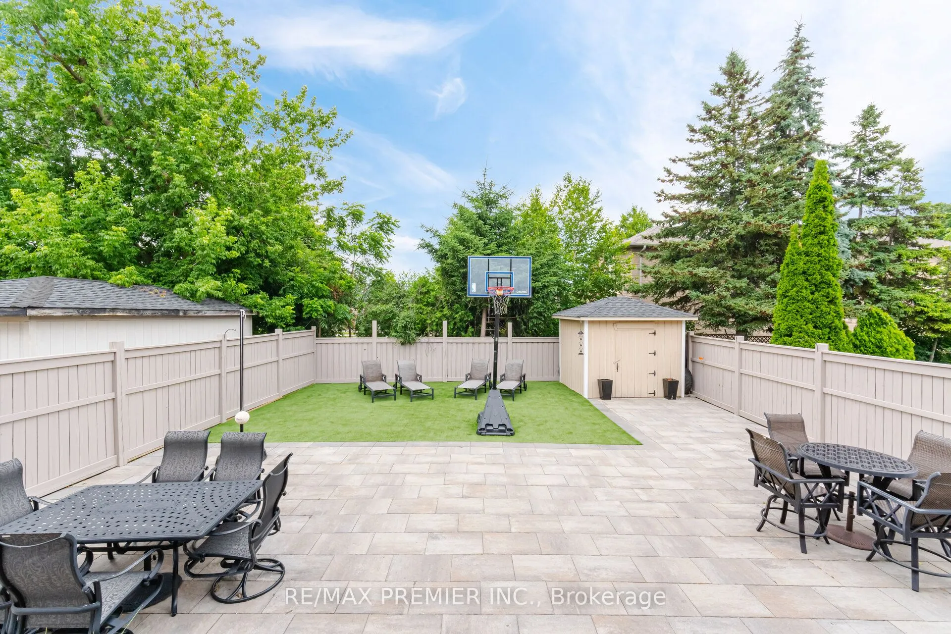 28 Ellerby Square N