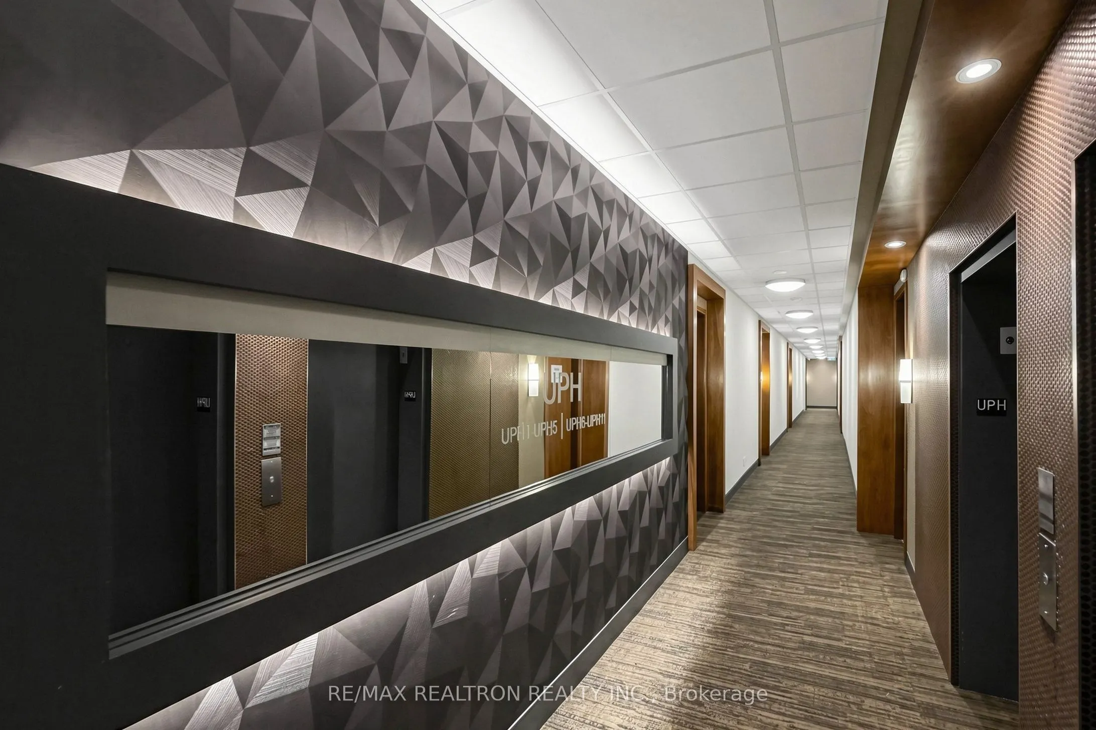 39 Galleria Parkway #UPH3