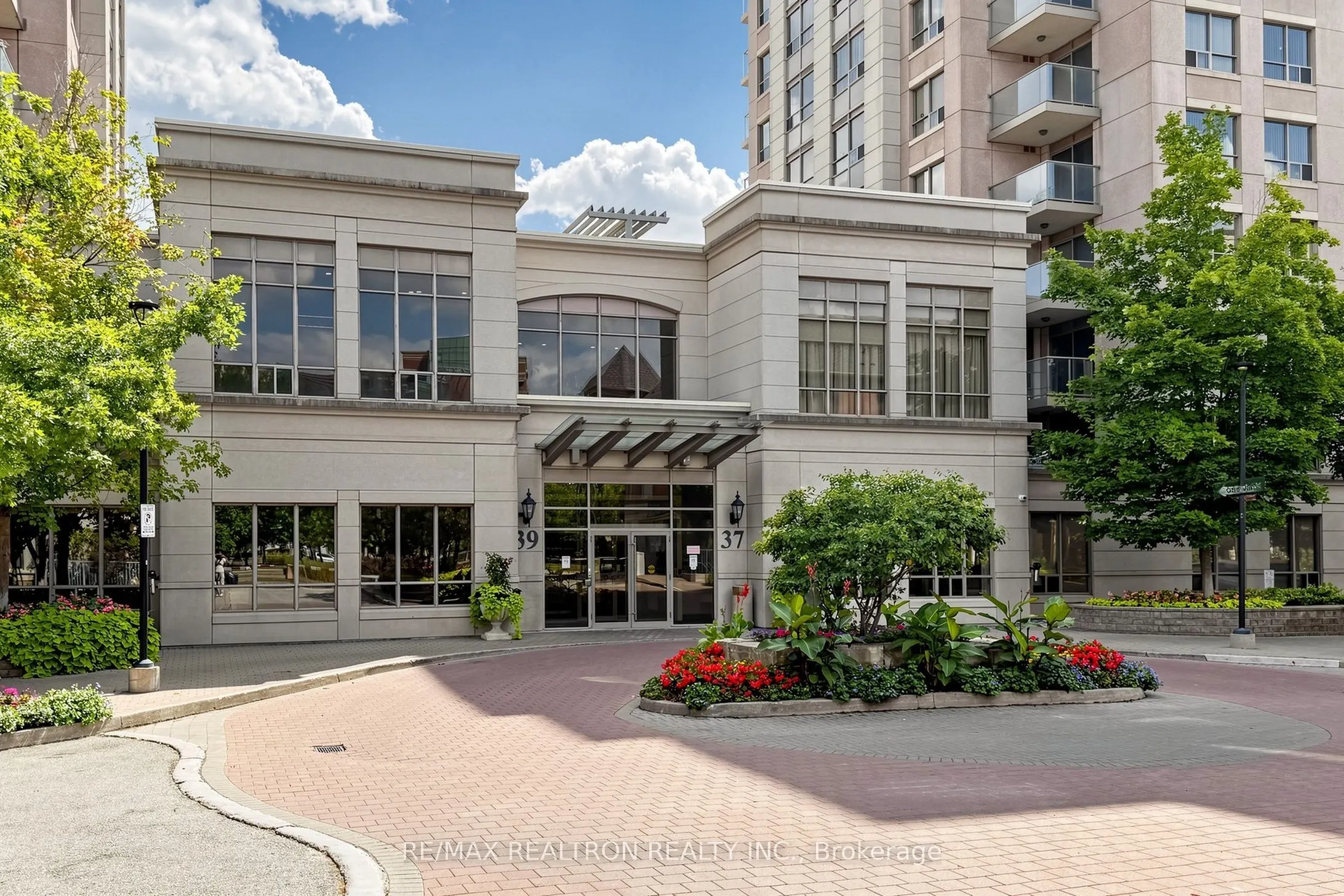 39 Galleria Parkway #UPH3