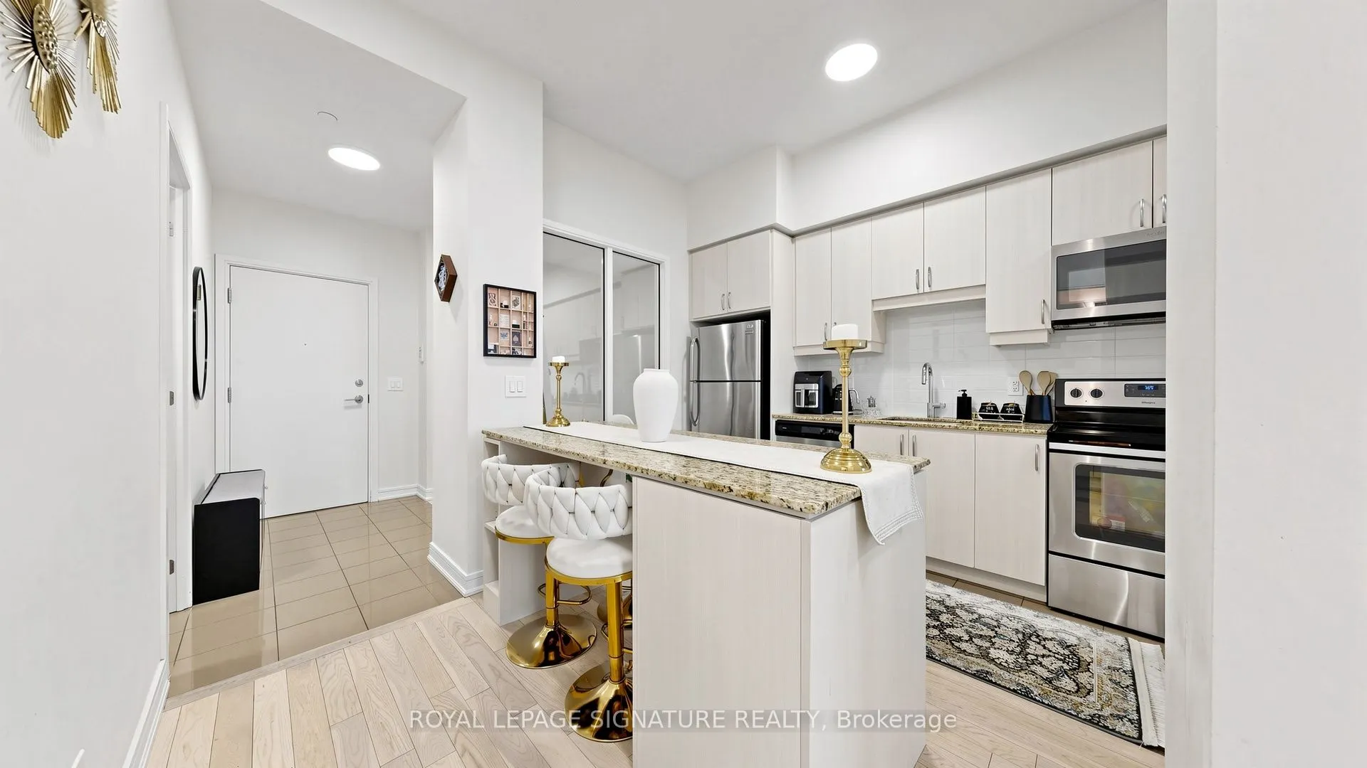 9201 Yonge Street #802