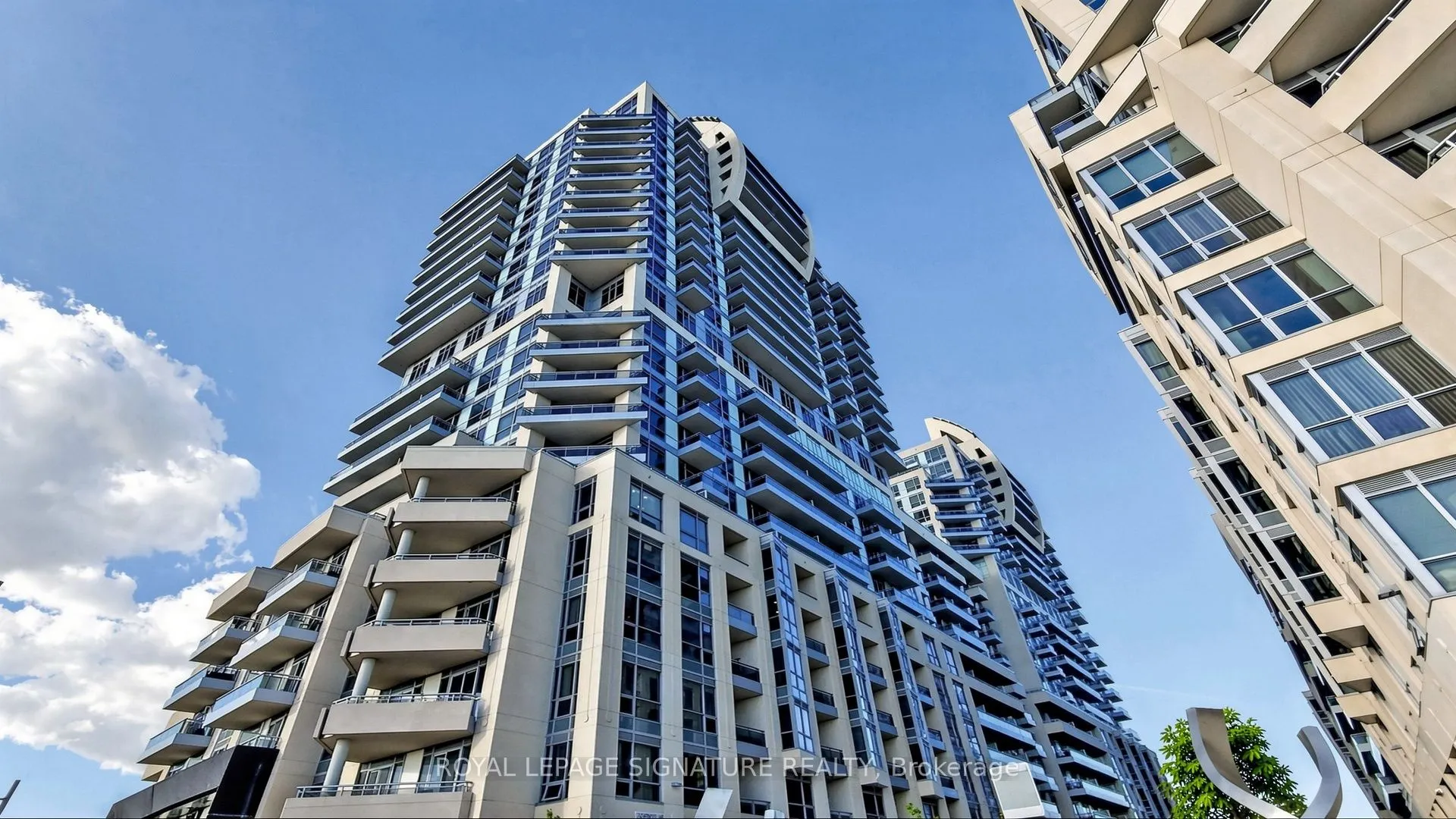 9201 Yonge Street #802