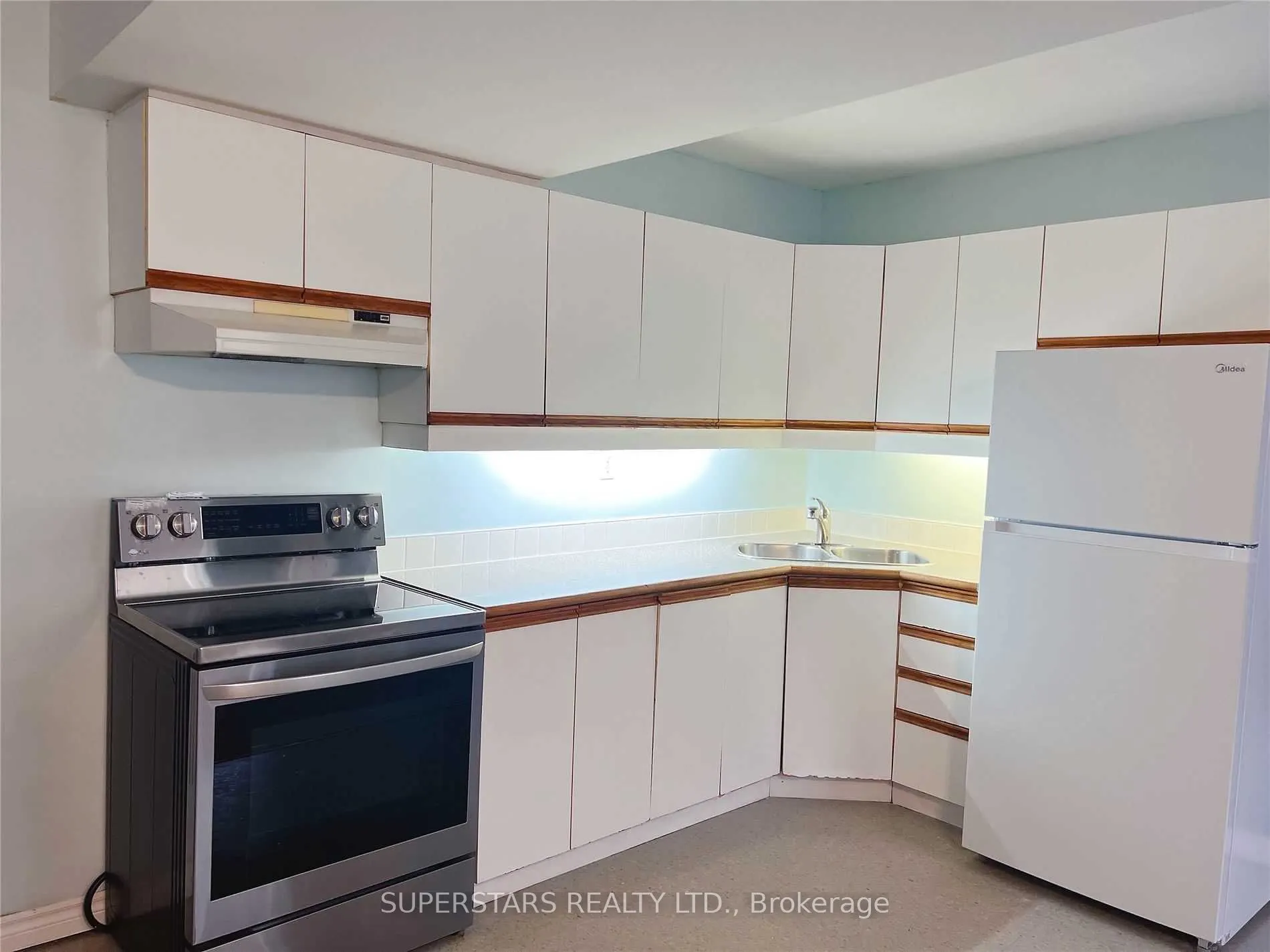 276 Parkwood Avenue #Bsmt