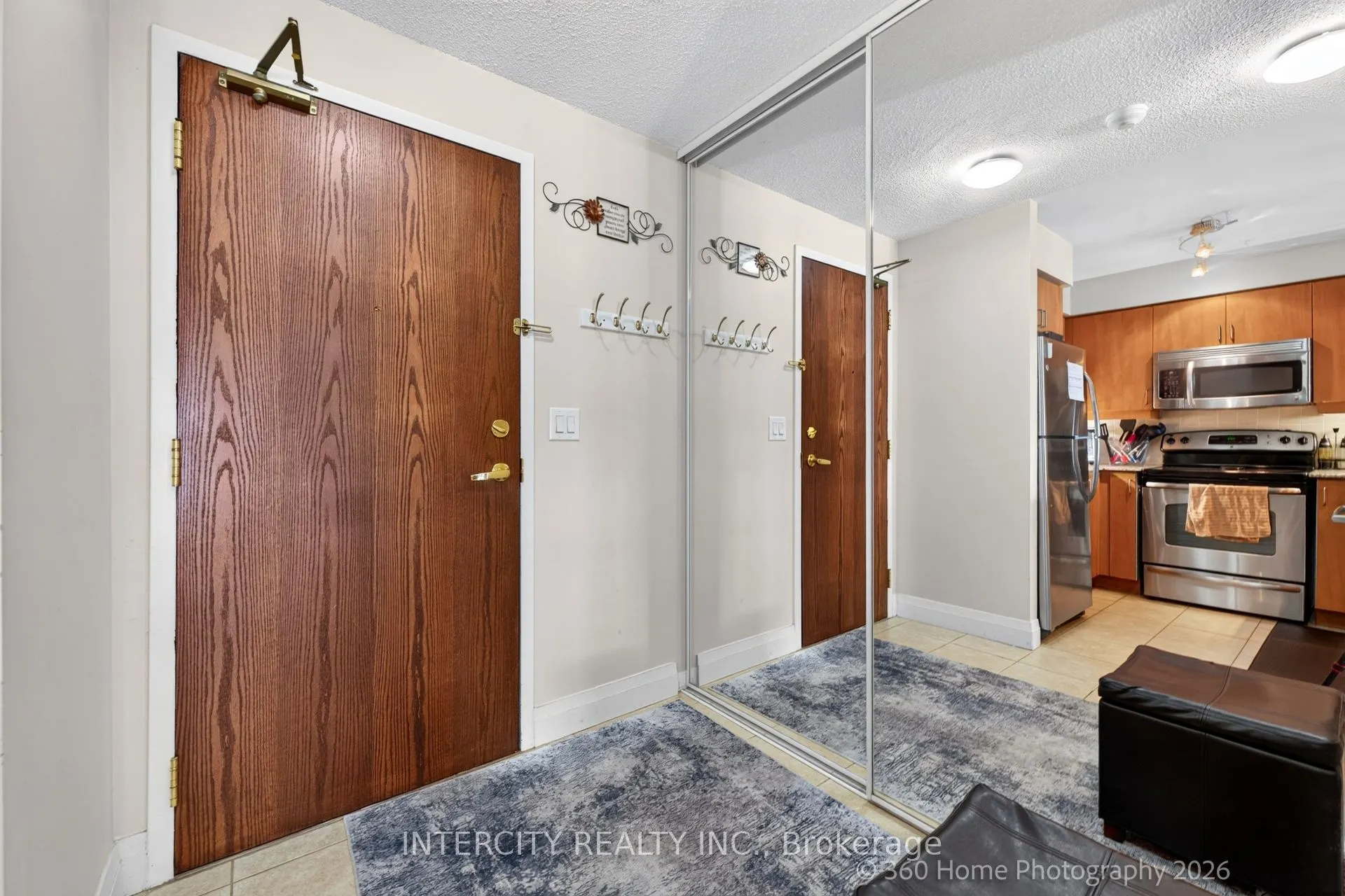 185 Oneida Crescent #PH08