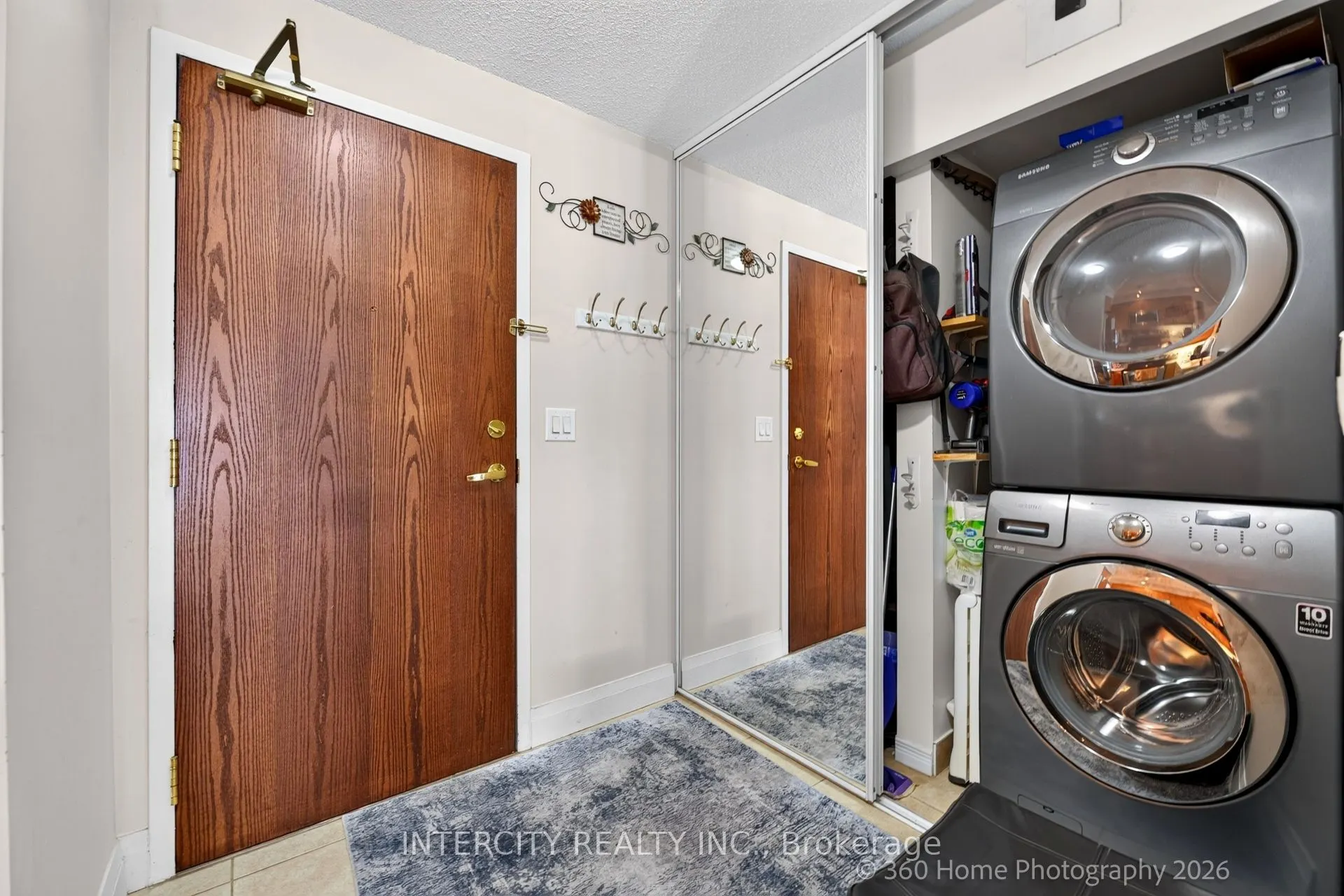 185 Oneida Crescent #PH08