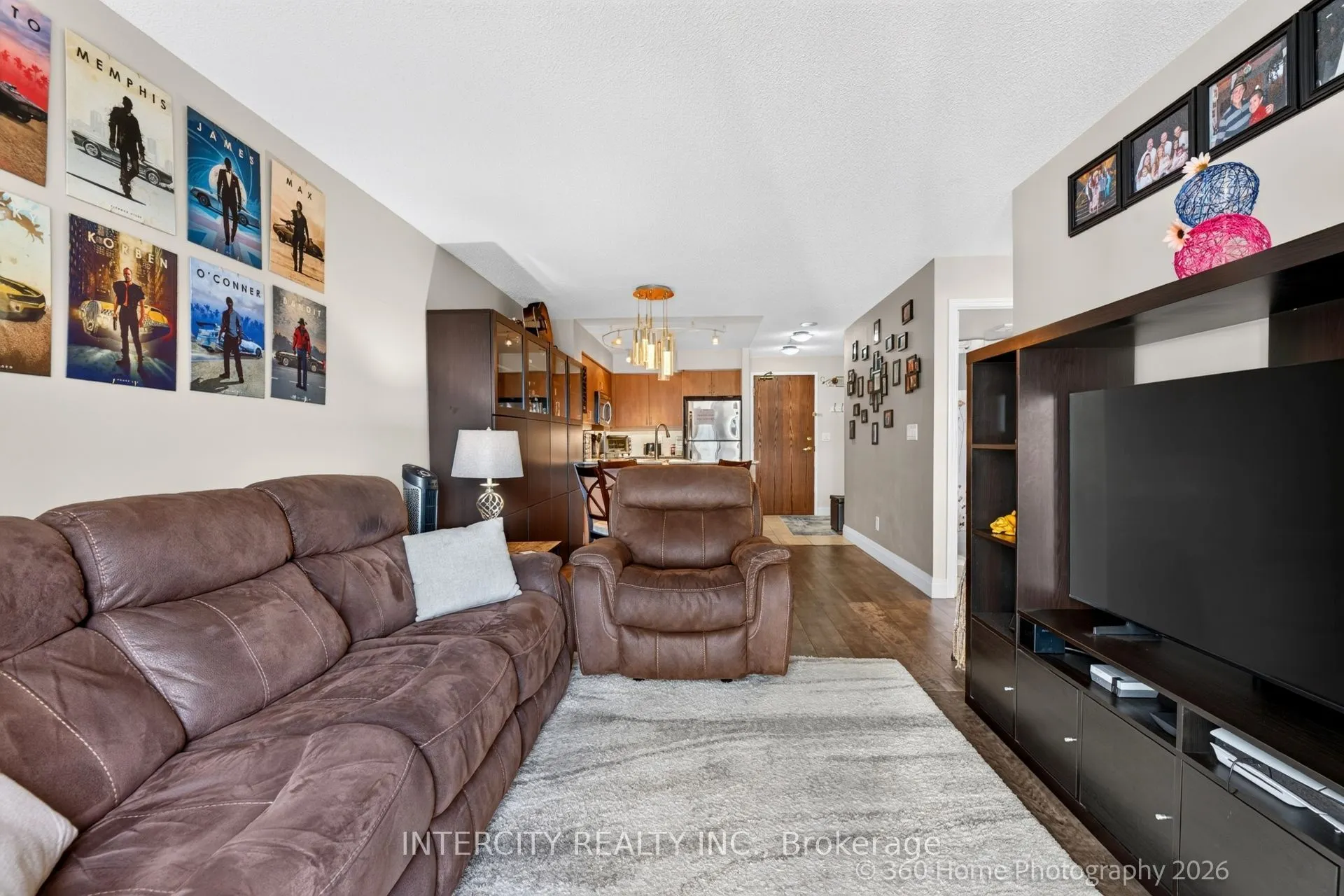 185 Oneida Crescent #PH08