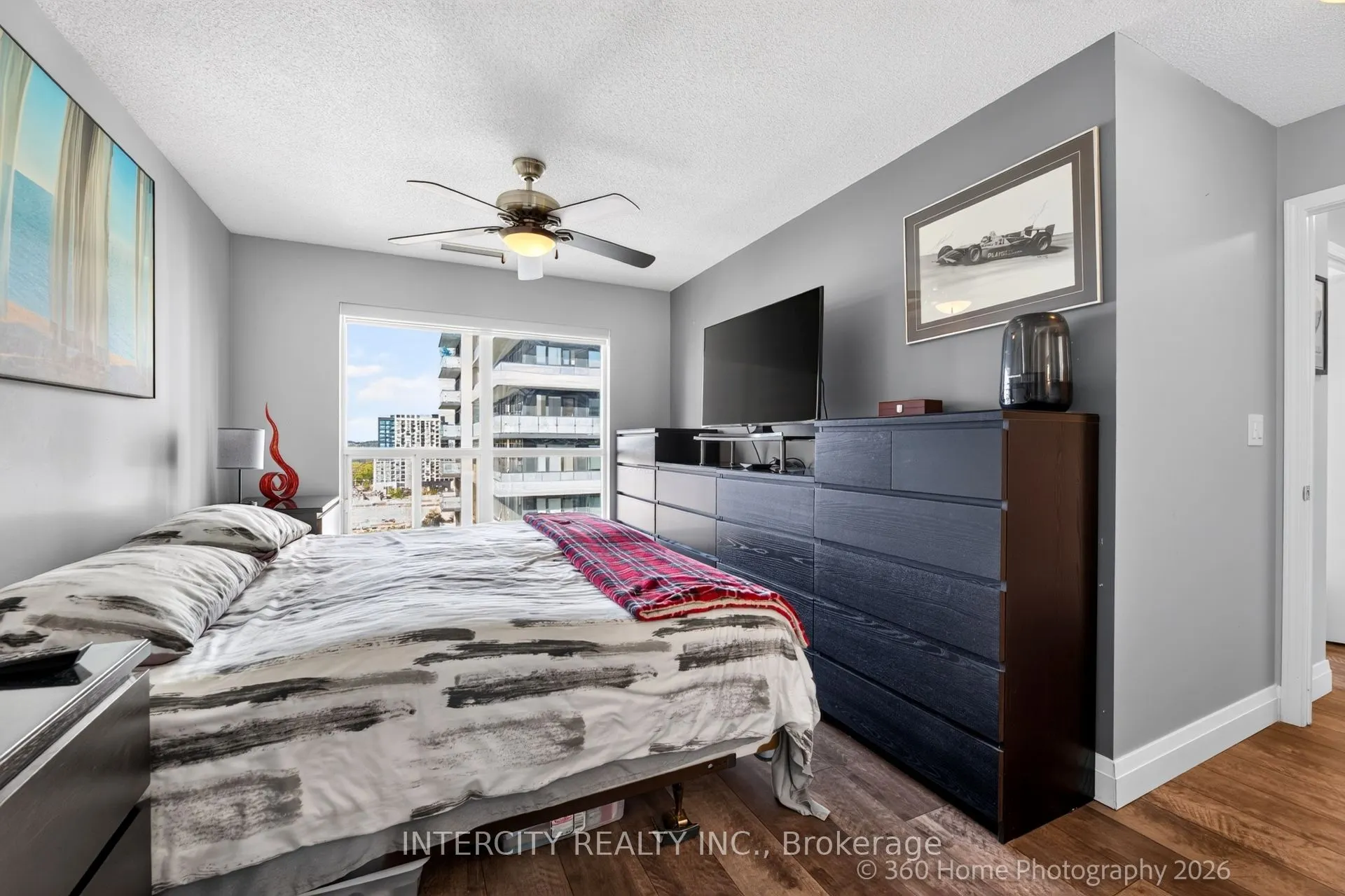 185 Oneida Crescent #PH08