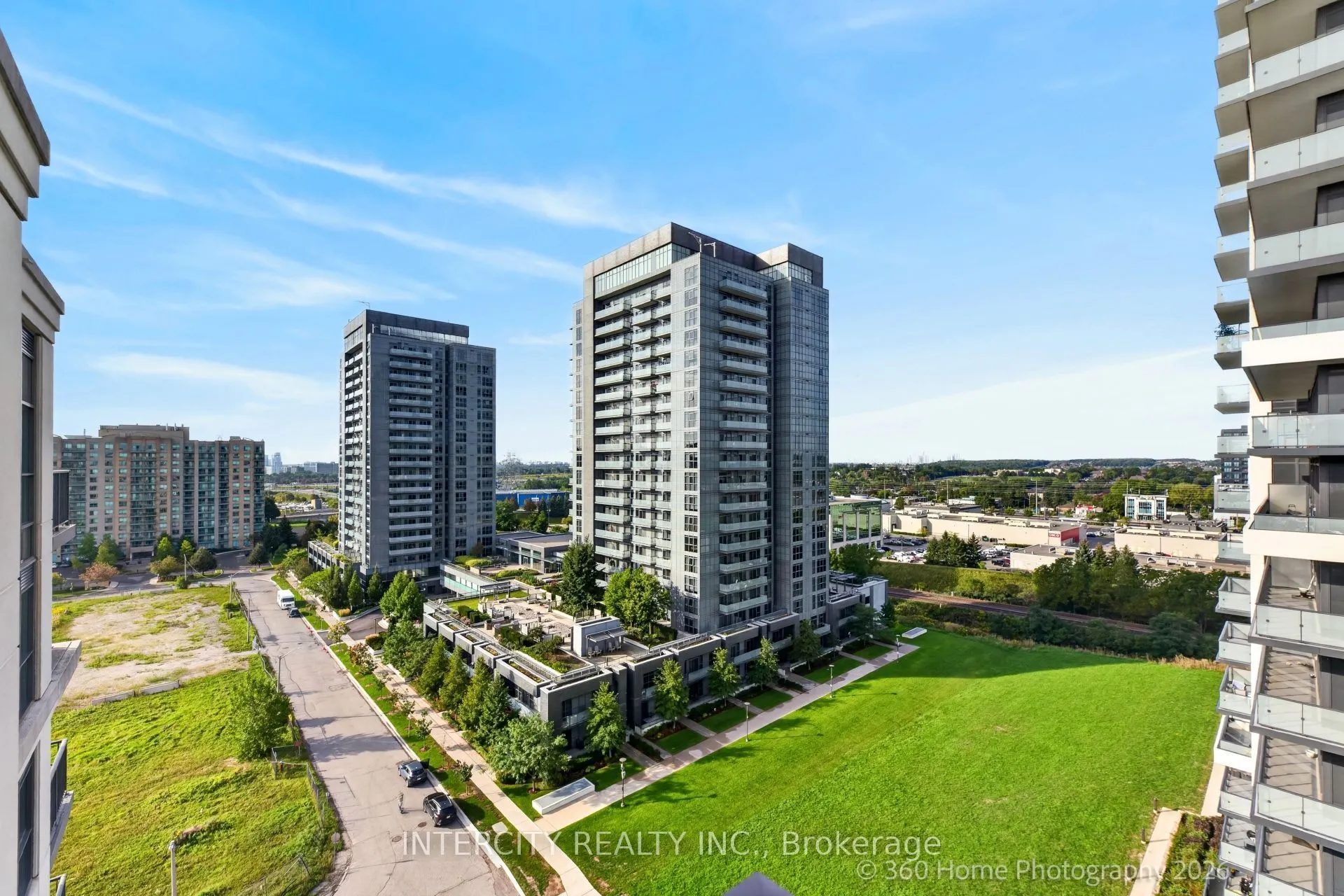 185 Oneida Crescent #PH08