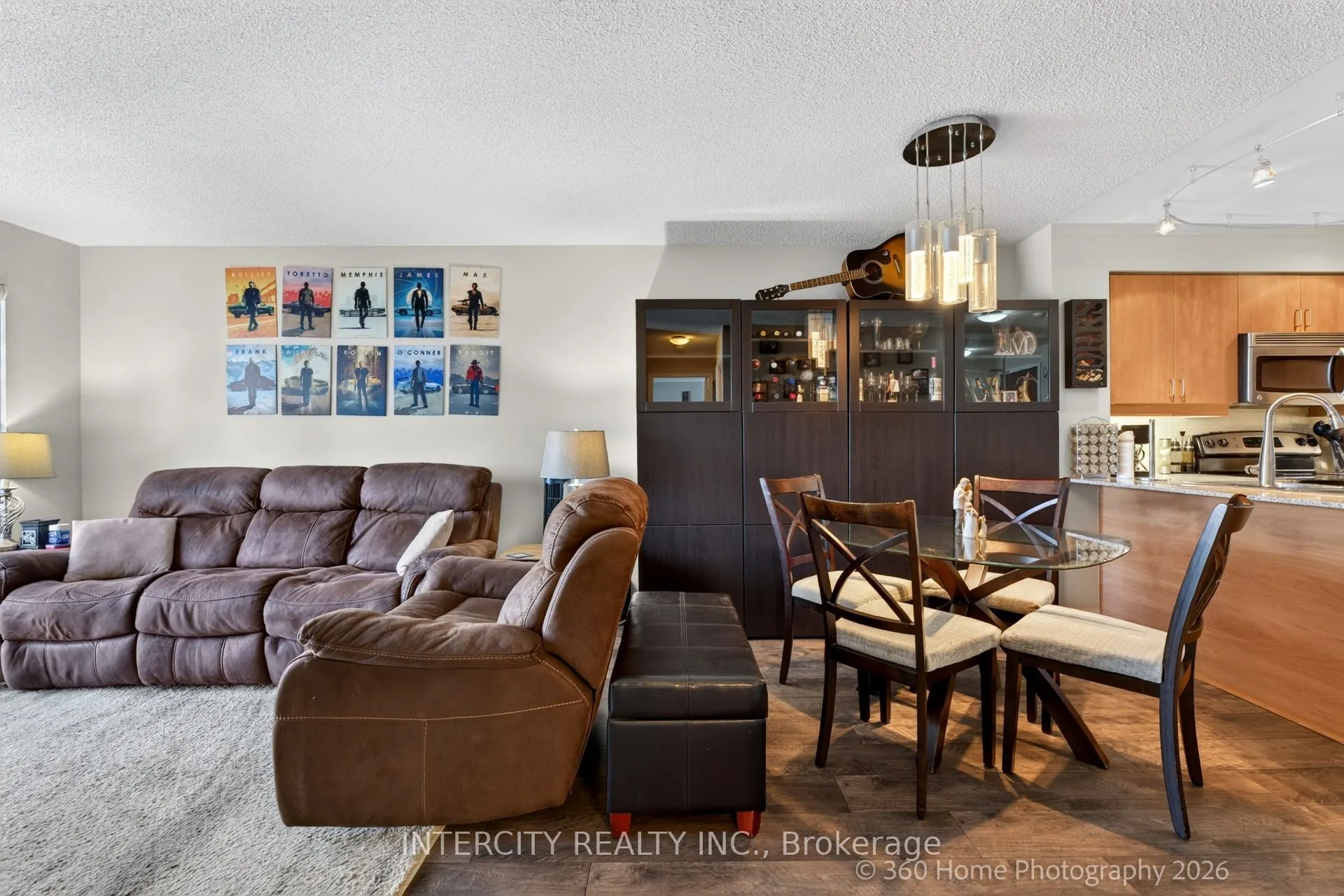 185 Oneida Crescent #PH08