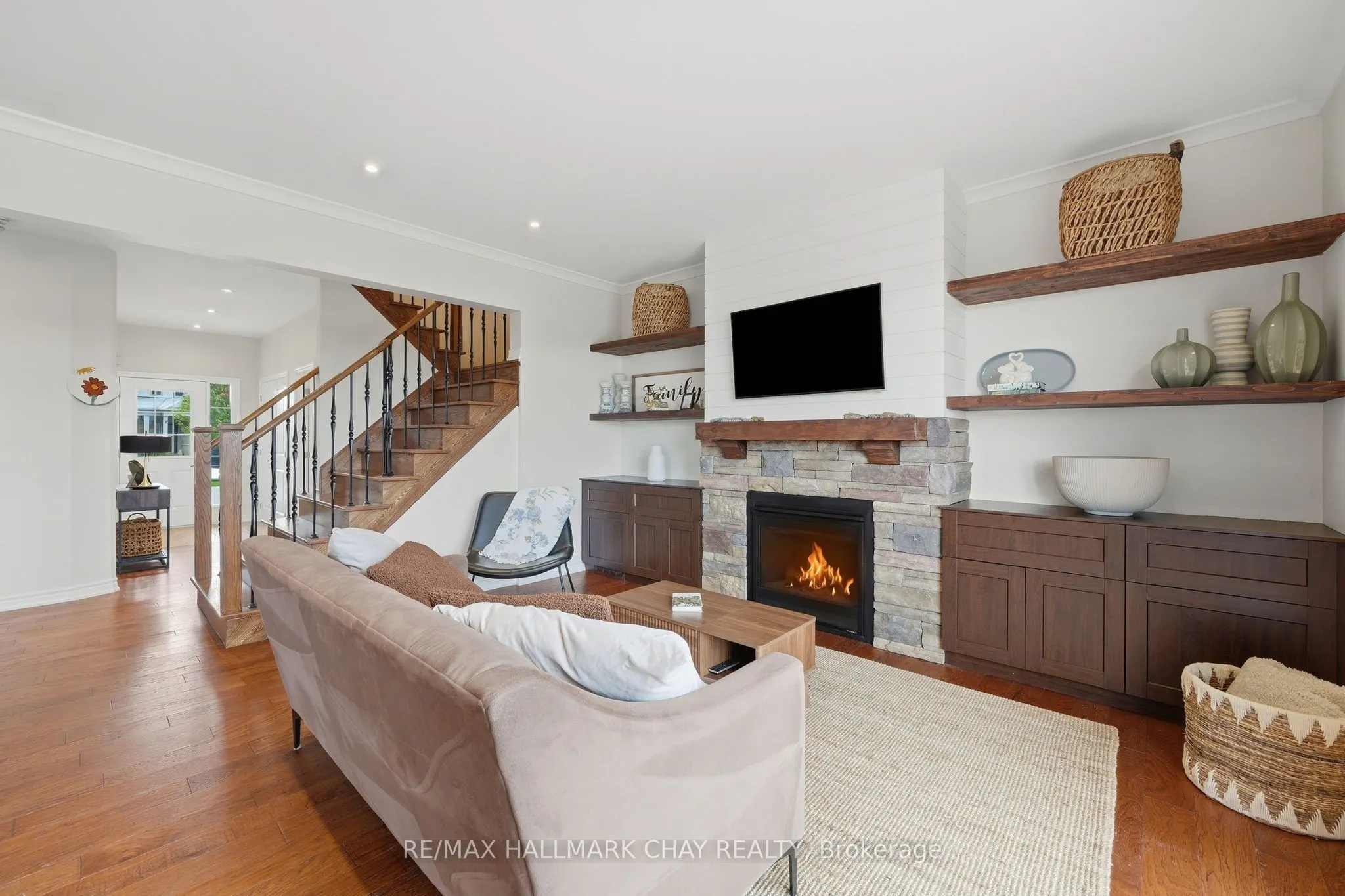 56 Strachan Trail