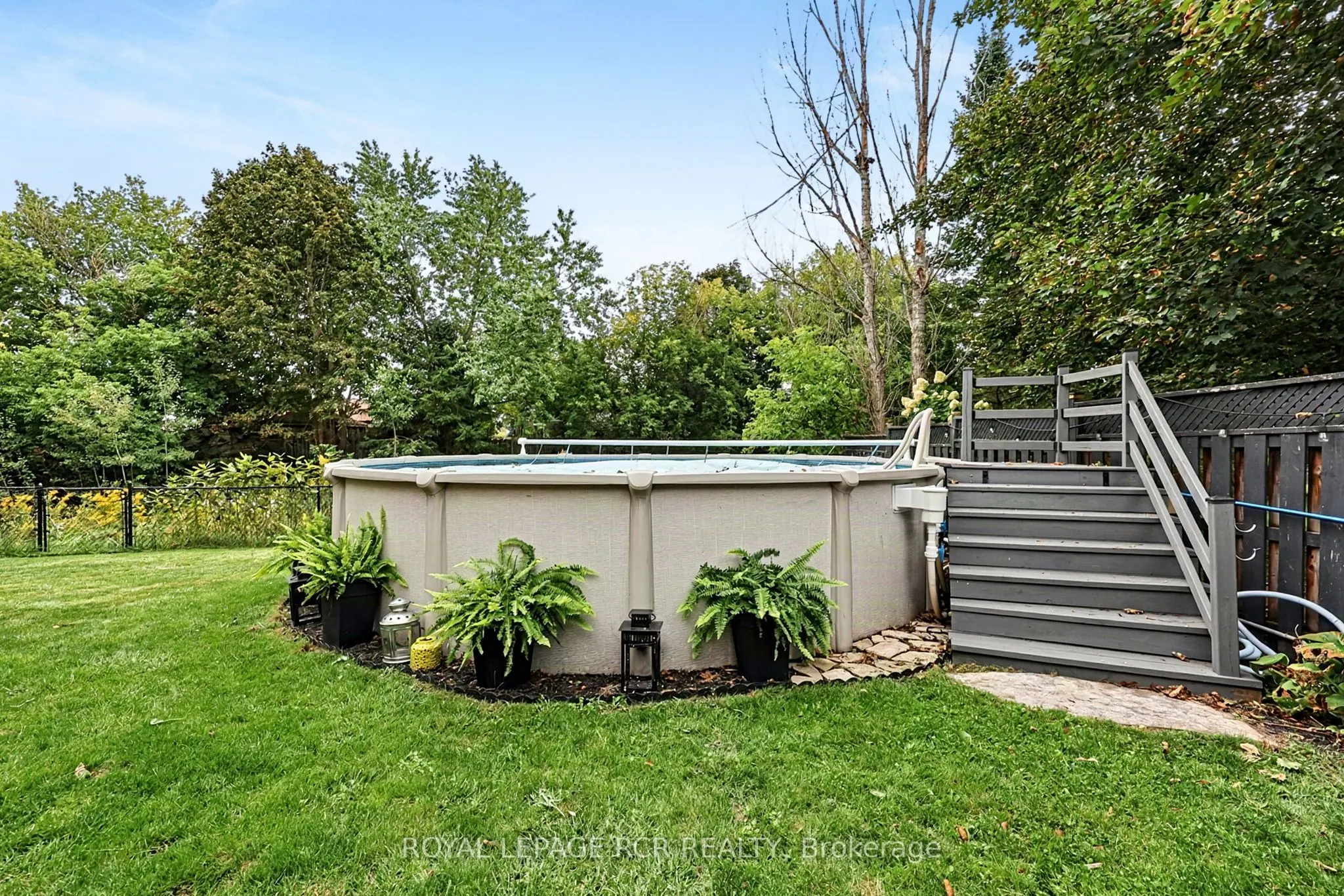 169 Mackenzie Street