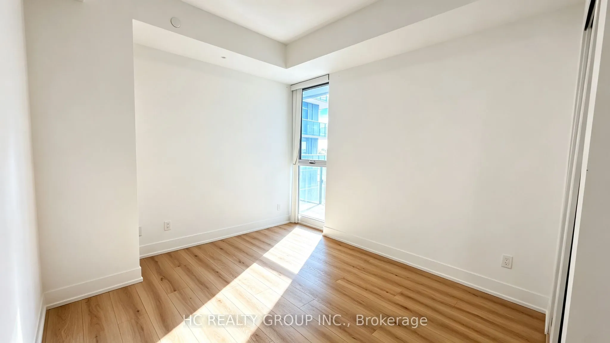 9471 Yonge Street #641