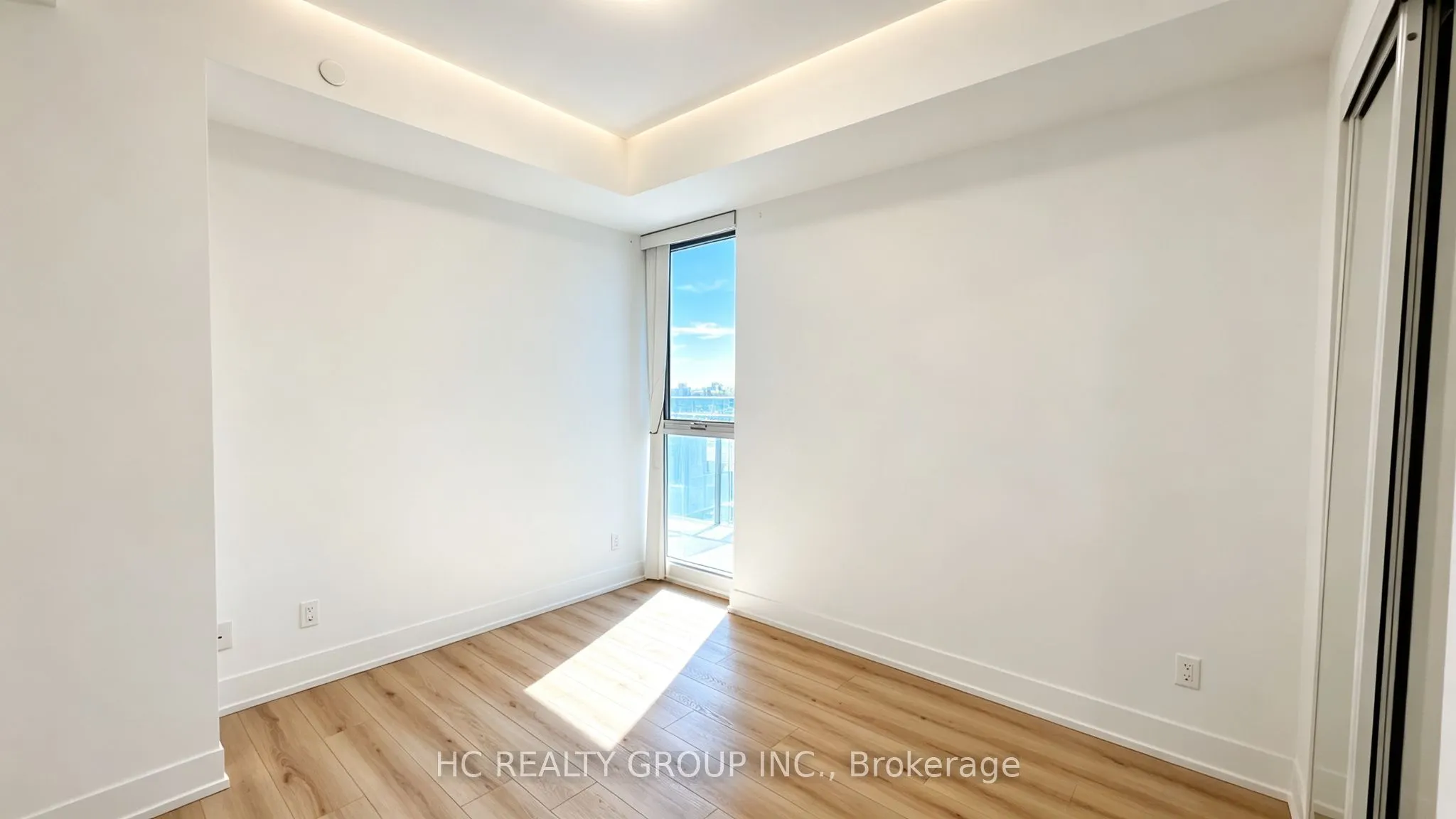9471 Yonge Street #641