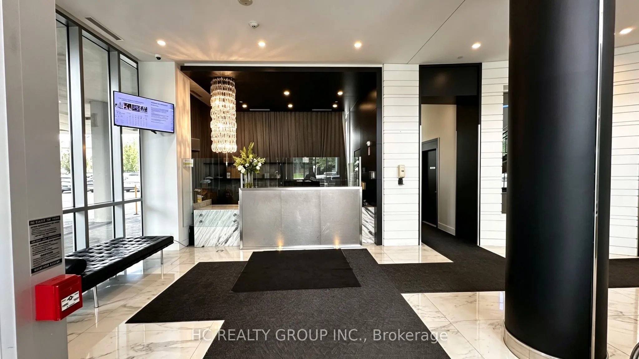 9471 Yonge Street #641